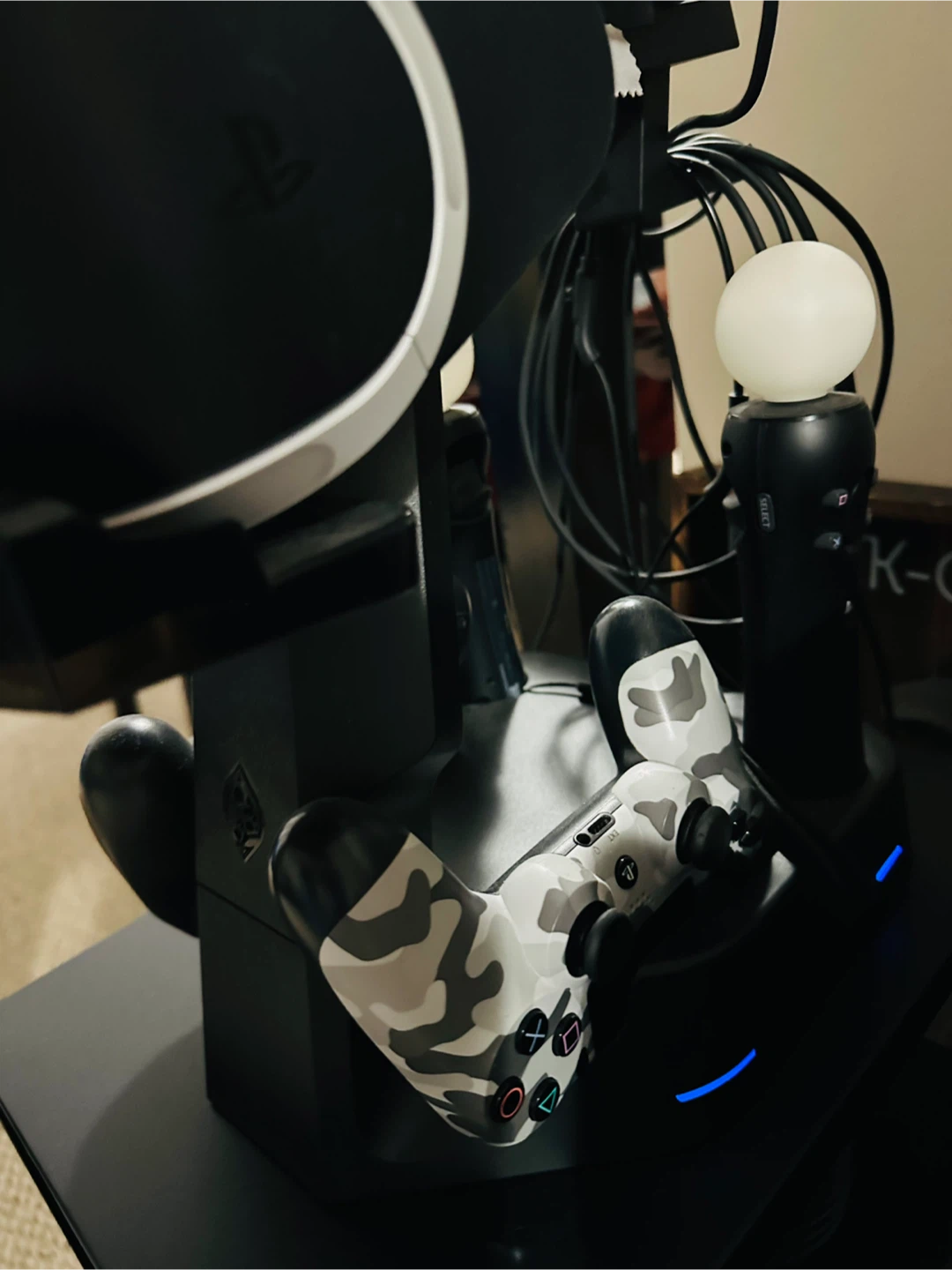 PS4+VR +2 controllers,games& camera - photo 4