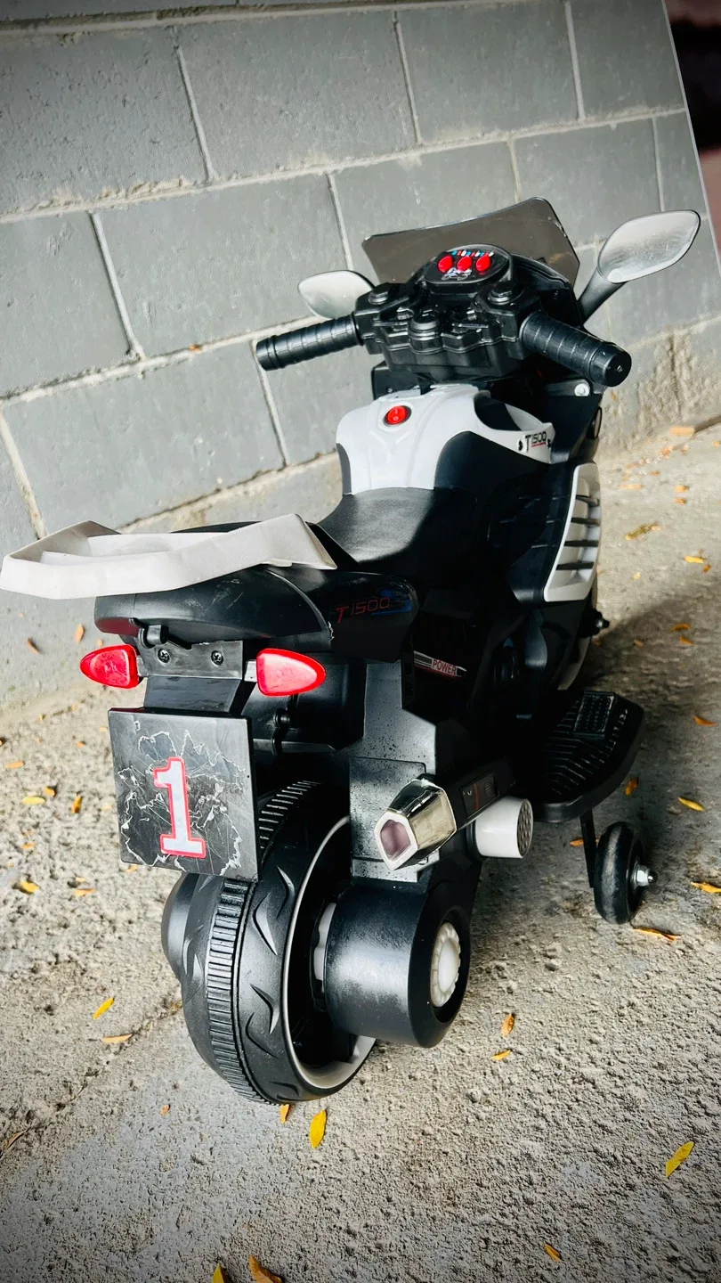 Kids' Ride-On Motorcycle - T1500 image indicator(6)