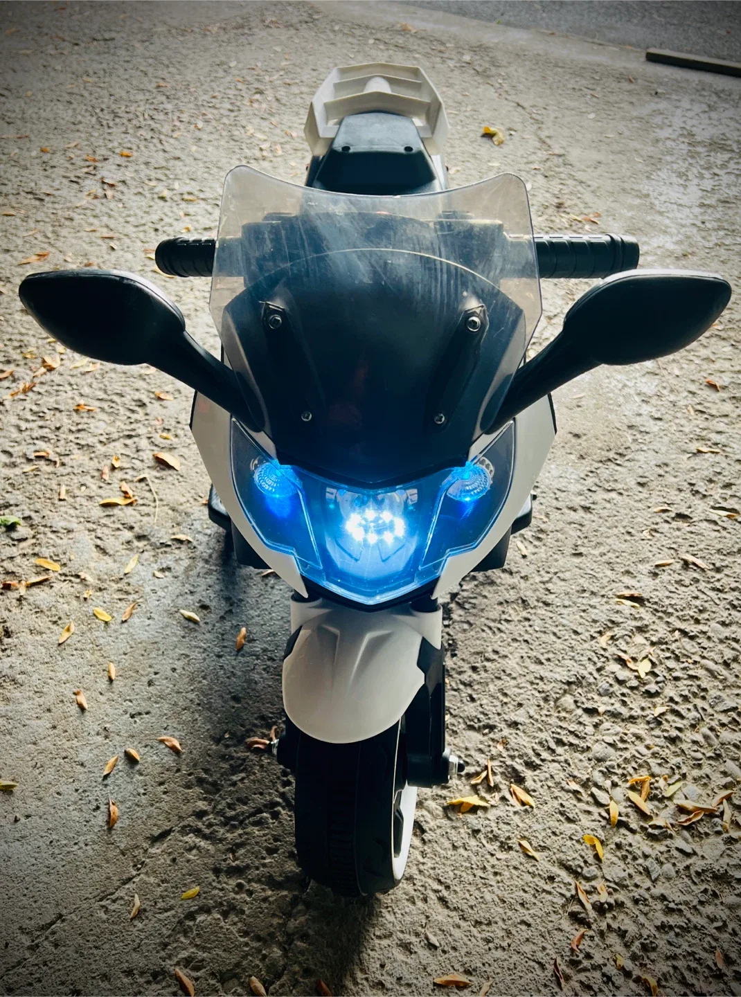 Kids' Ride-On Motorcycle - T1500 image indicator(7)