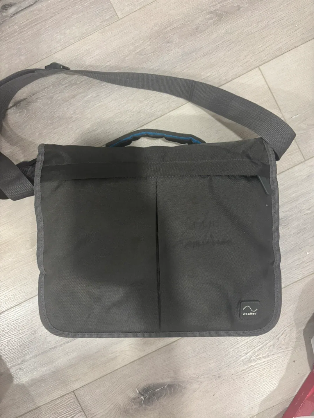 ResMed AirSense 10 CPAP Machine image indicator(9)