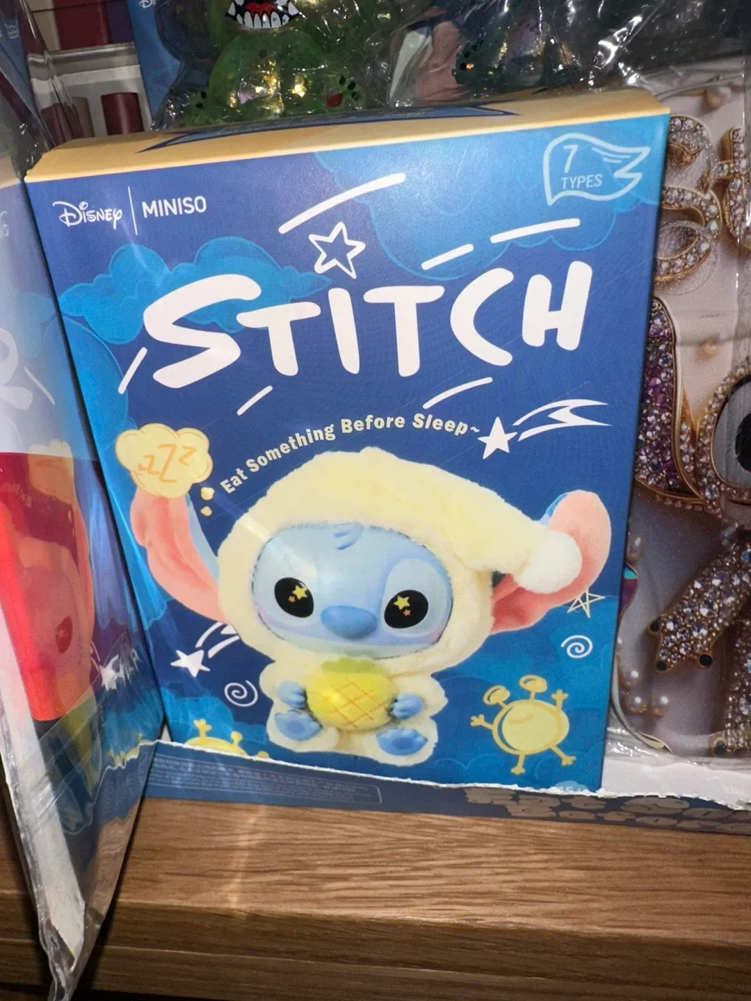 Foil Santa Balloon 58" & iPhone 17 Pro Max Case & Stitch Bottle image indicator(2)