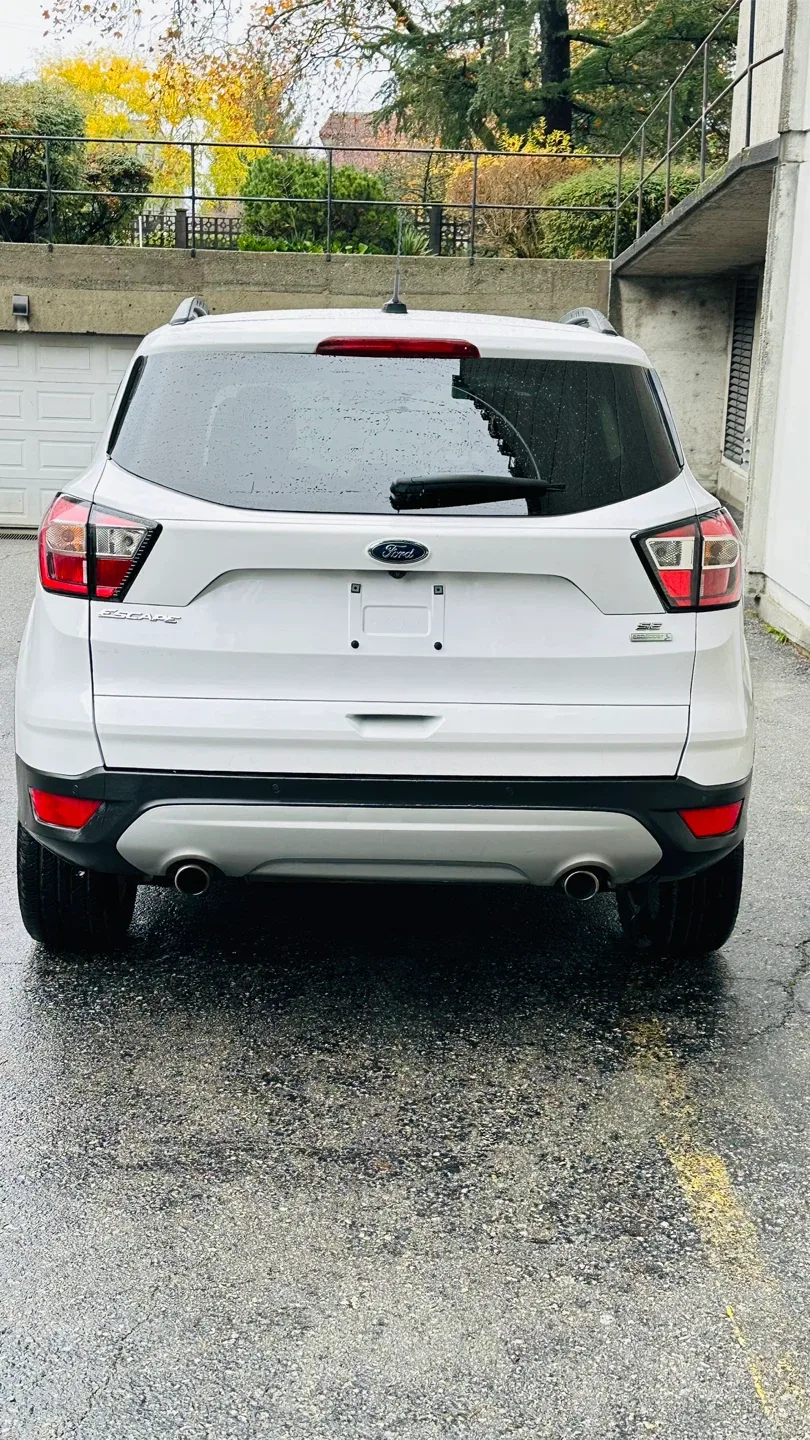 Ford Escape SE image indicator(2)