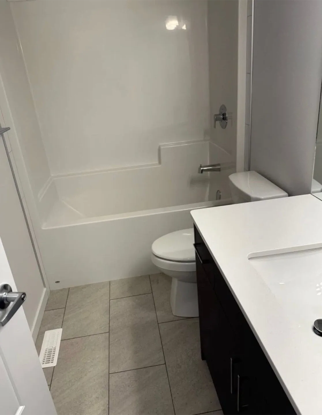 Beautiful room for rent image indicator(5)