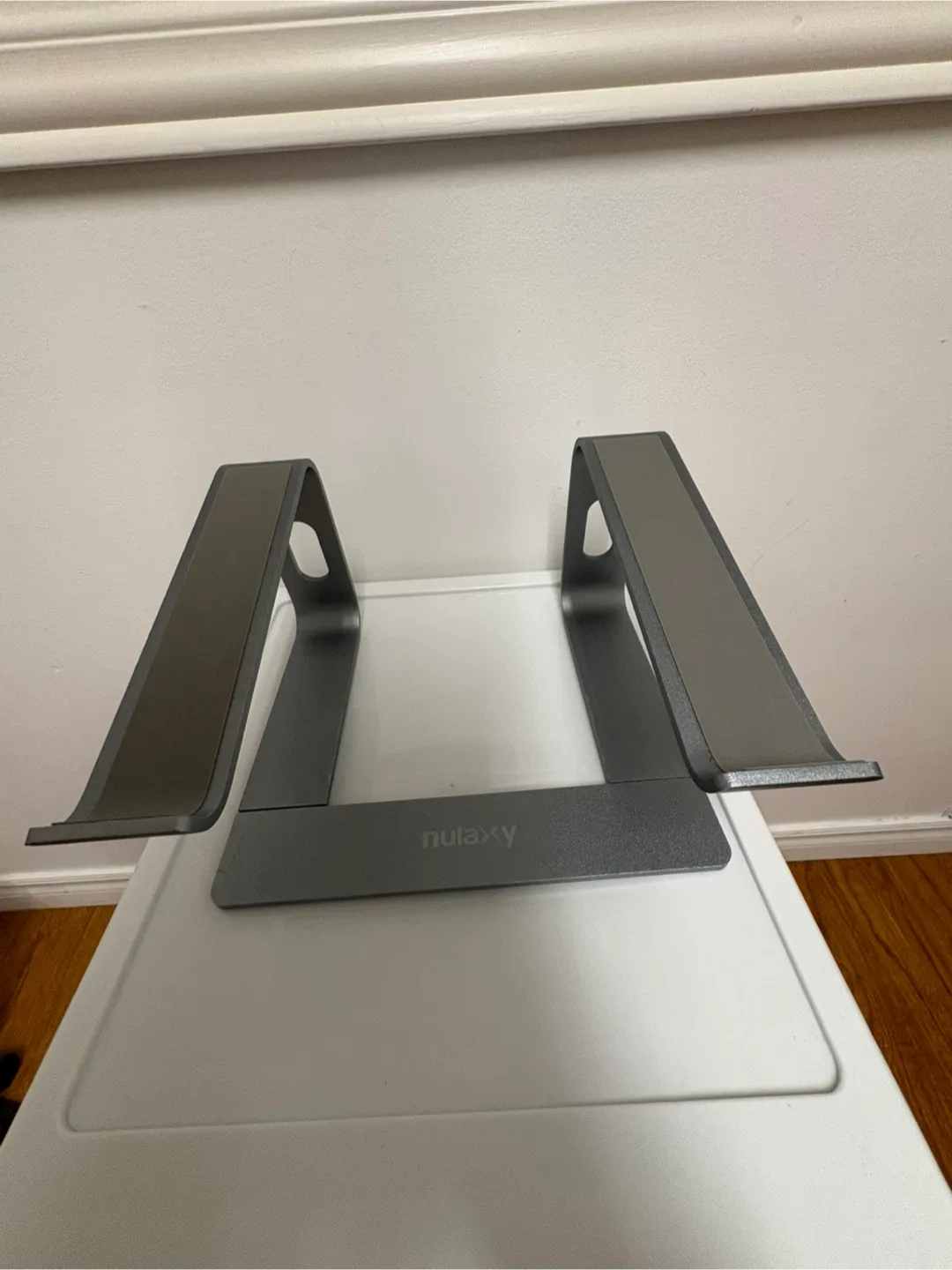 Laptop Stand - Silver Aluminum image indicator(2)