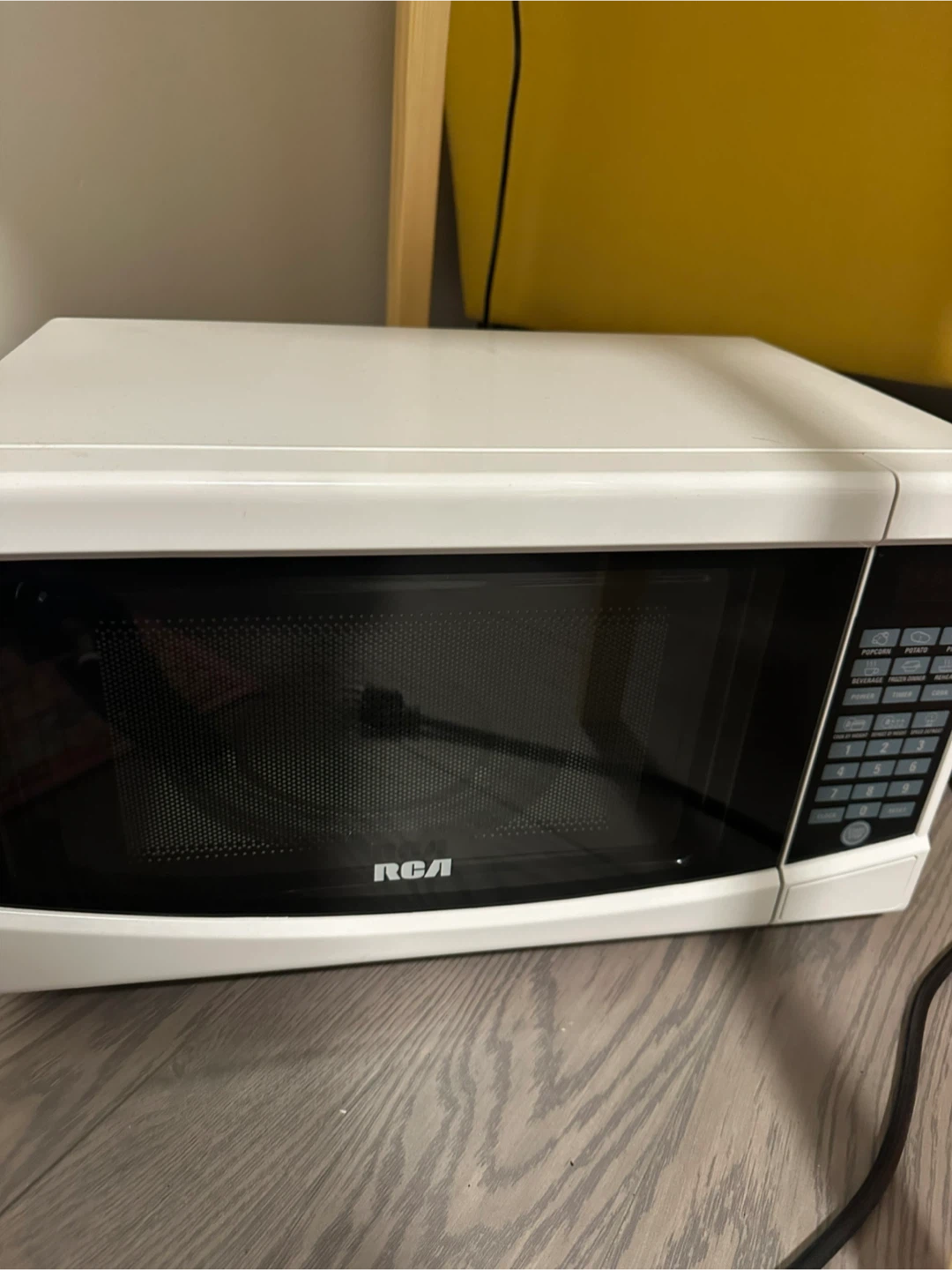 RCA Microwave - White - photo 3