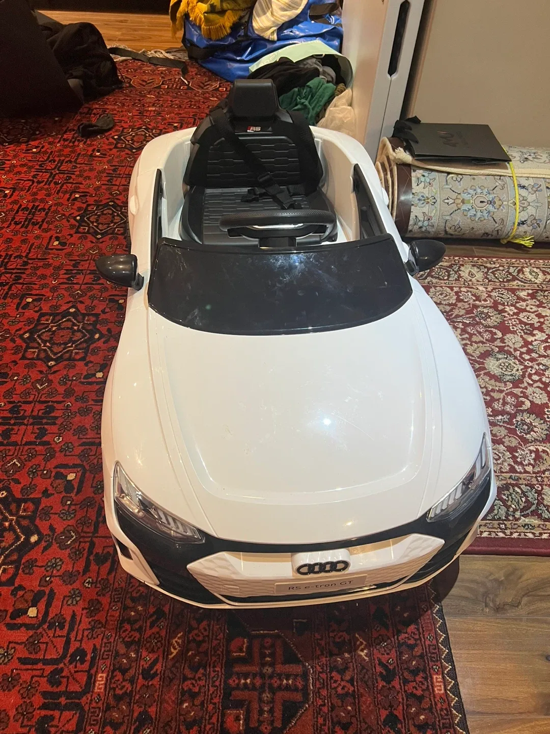 Audi RS e-tron GT Kids Ride-On Car image indicator(4)