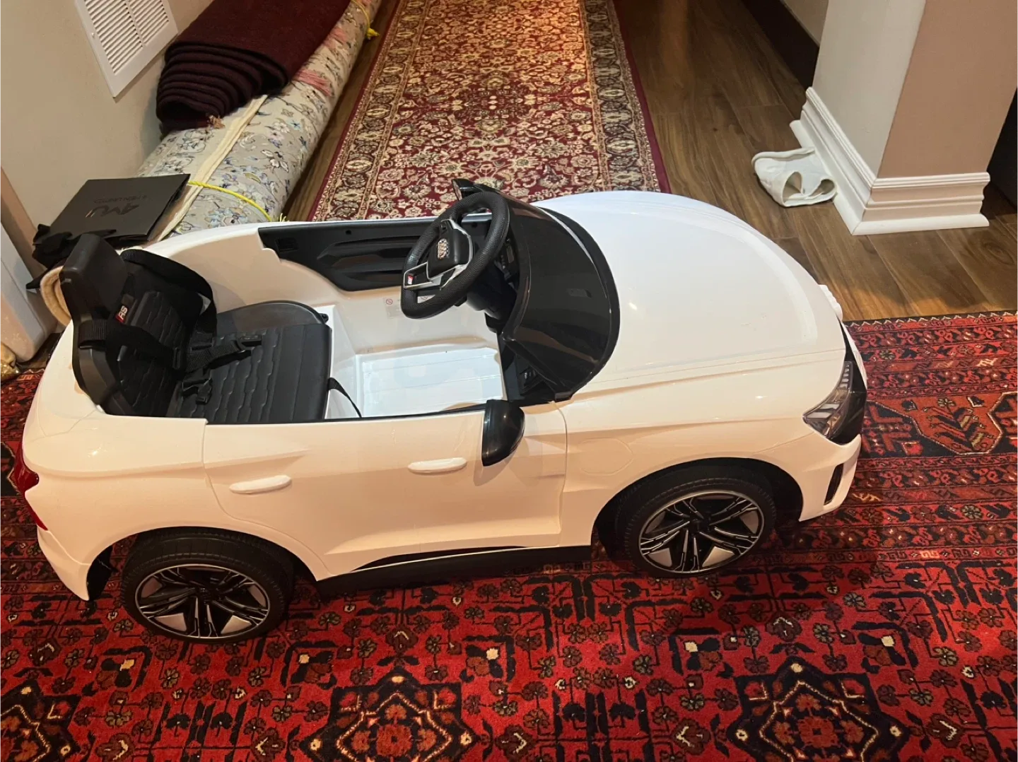 Audi RS e-tron GT Kids Ride-On Car image indicator(2)