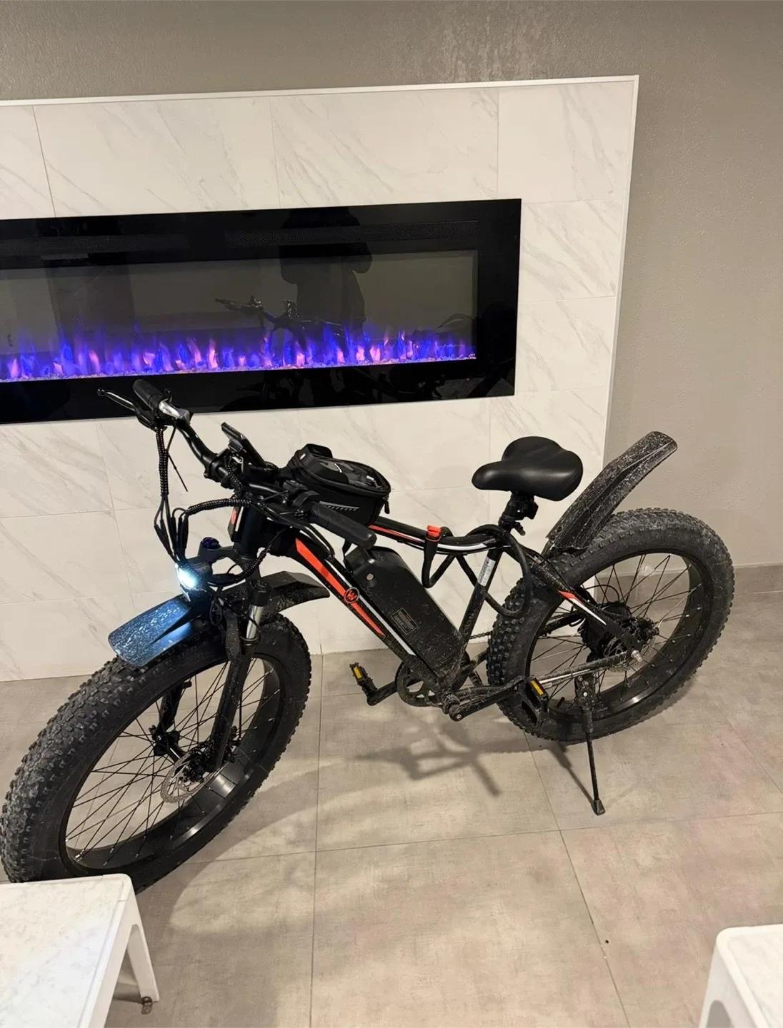 E-bike: Taurus all-terrain fat-tire electric image indicator(2)