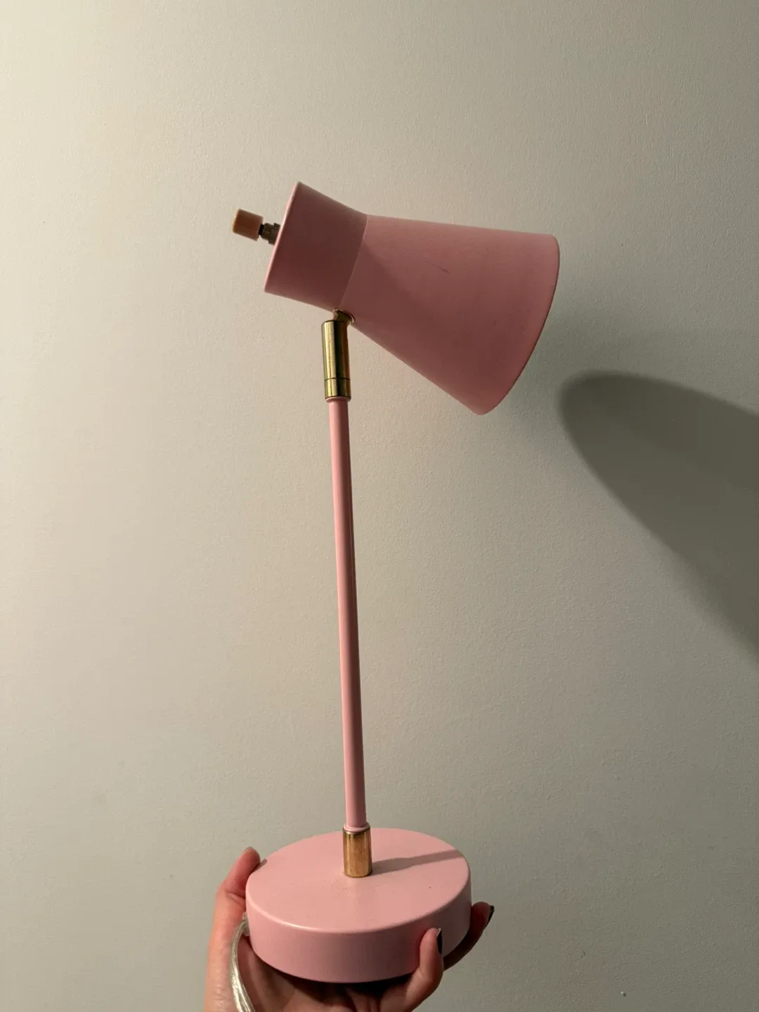 Pink Desk Lamp - Sleek Design - Light Weight image indicator(7)