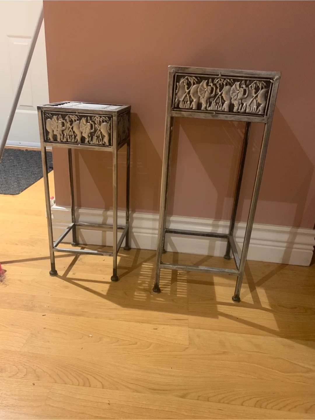 Decorative Trunk Stands - Elephant Detail