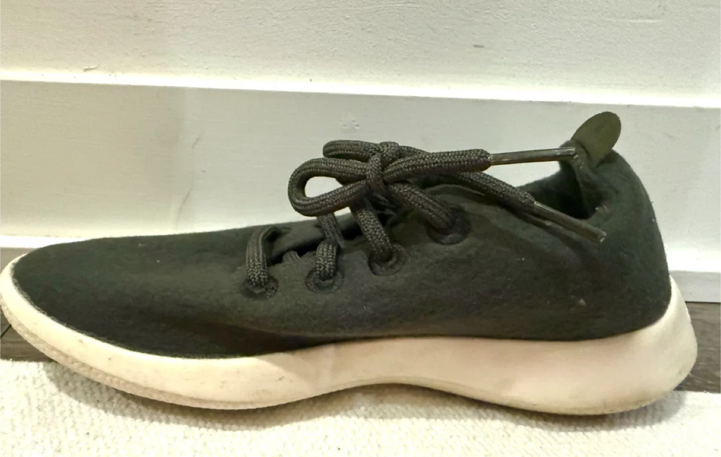 Allbirds Wool Runners Dark Green - Size 7 image indicator(3)