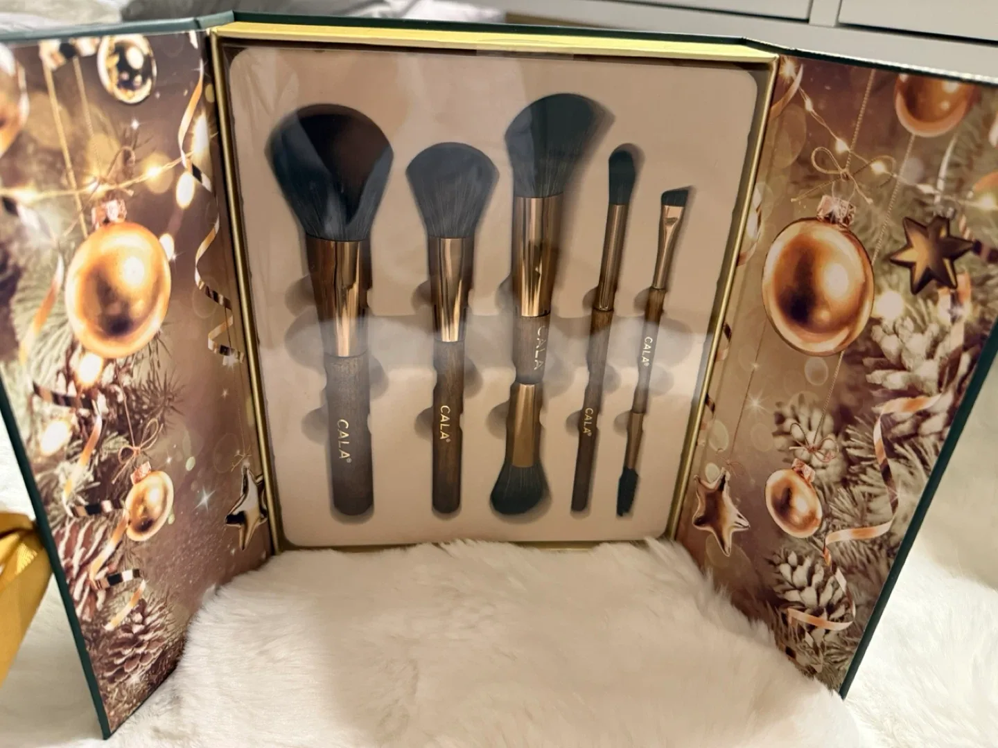 Cala Truffle Delight 5 PC Brush Collection - New image indicator(2)