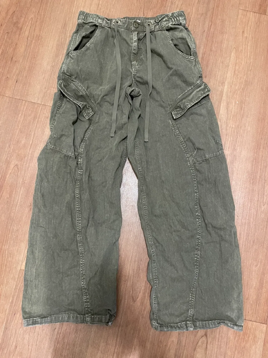 BDG Olive Green Cargo Pants - Size XS thumbnail