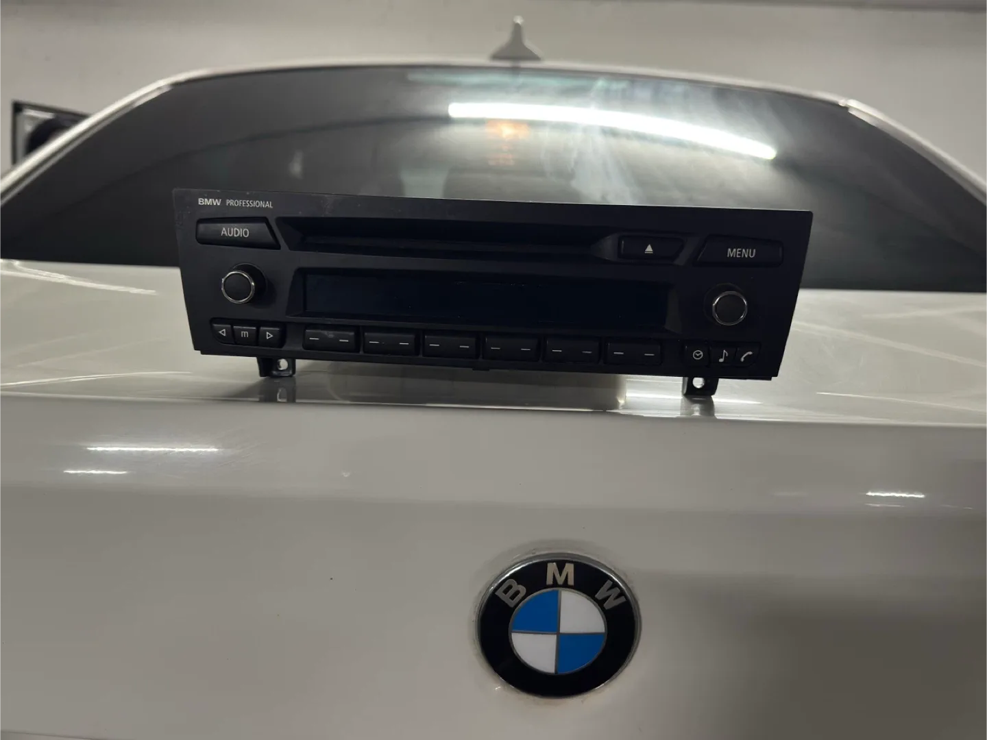 BMW Professional Car Audio System image indicator(5)