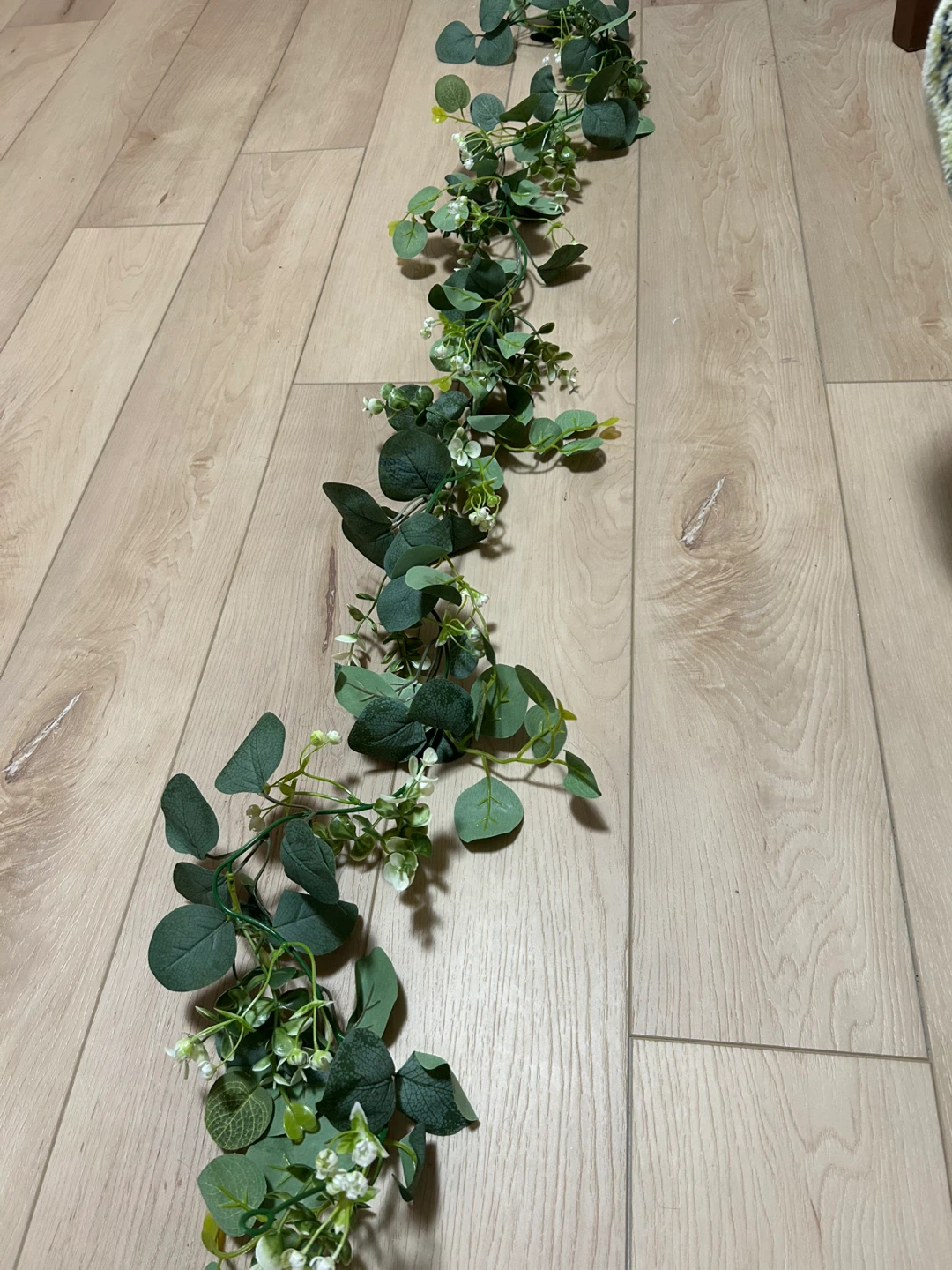 Artificial Roses & Eucalyptus Garlands - photo 3