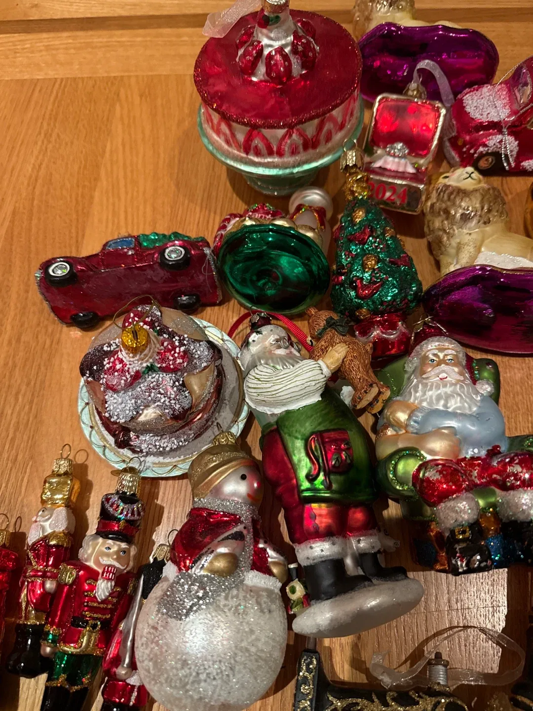 Christmas Ornaments - Mixed Lot image indicator(2)