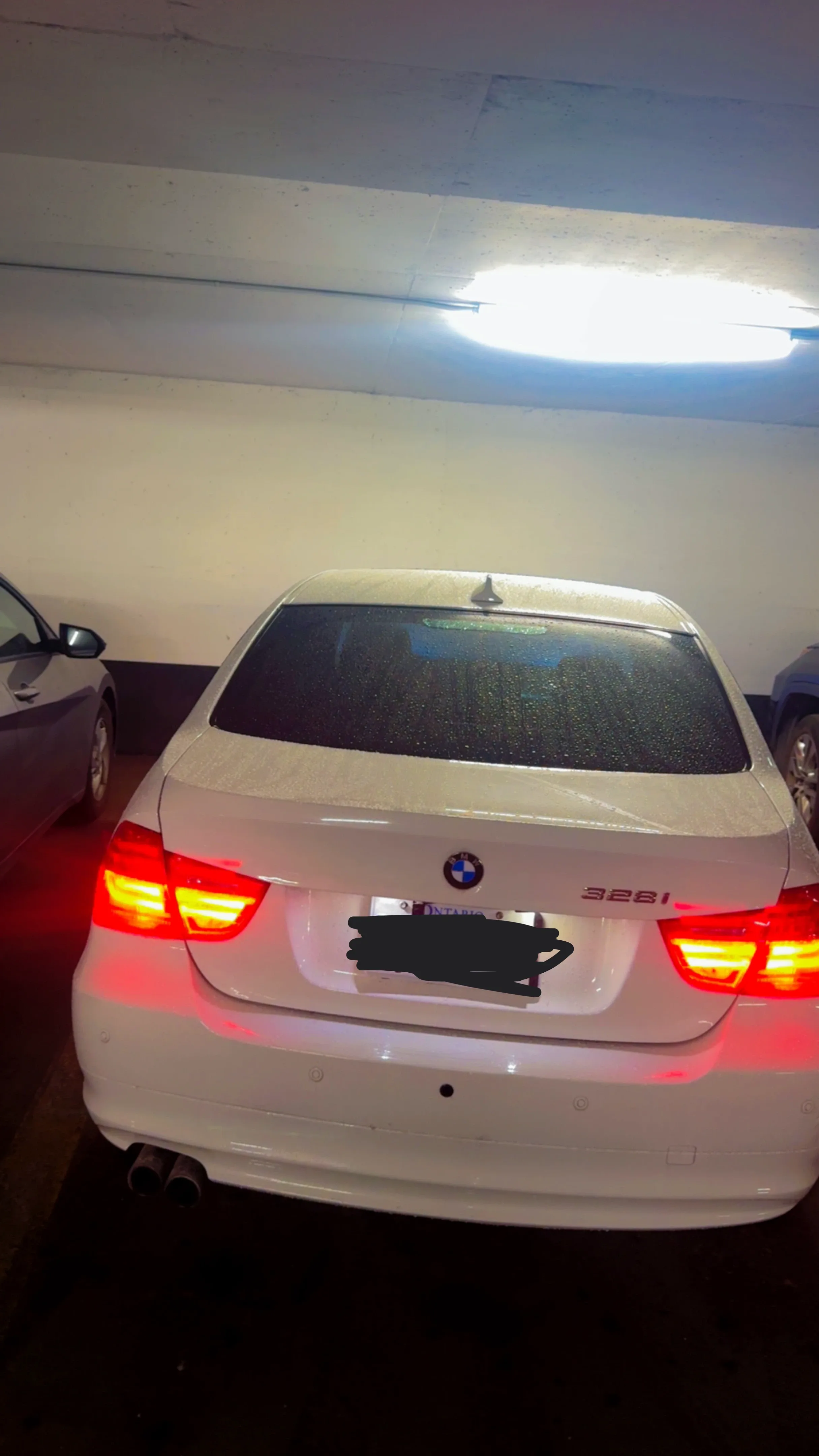 BMW 328i Tail Light image indicator(4)