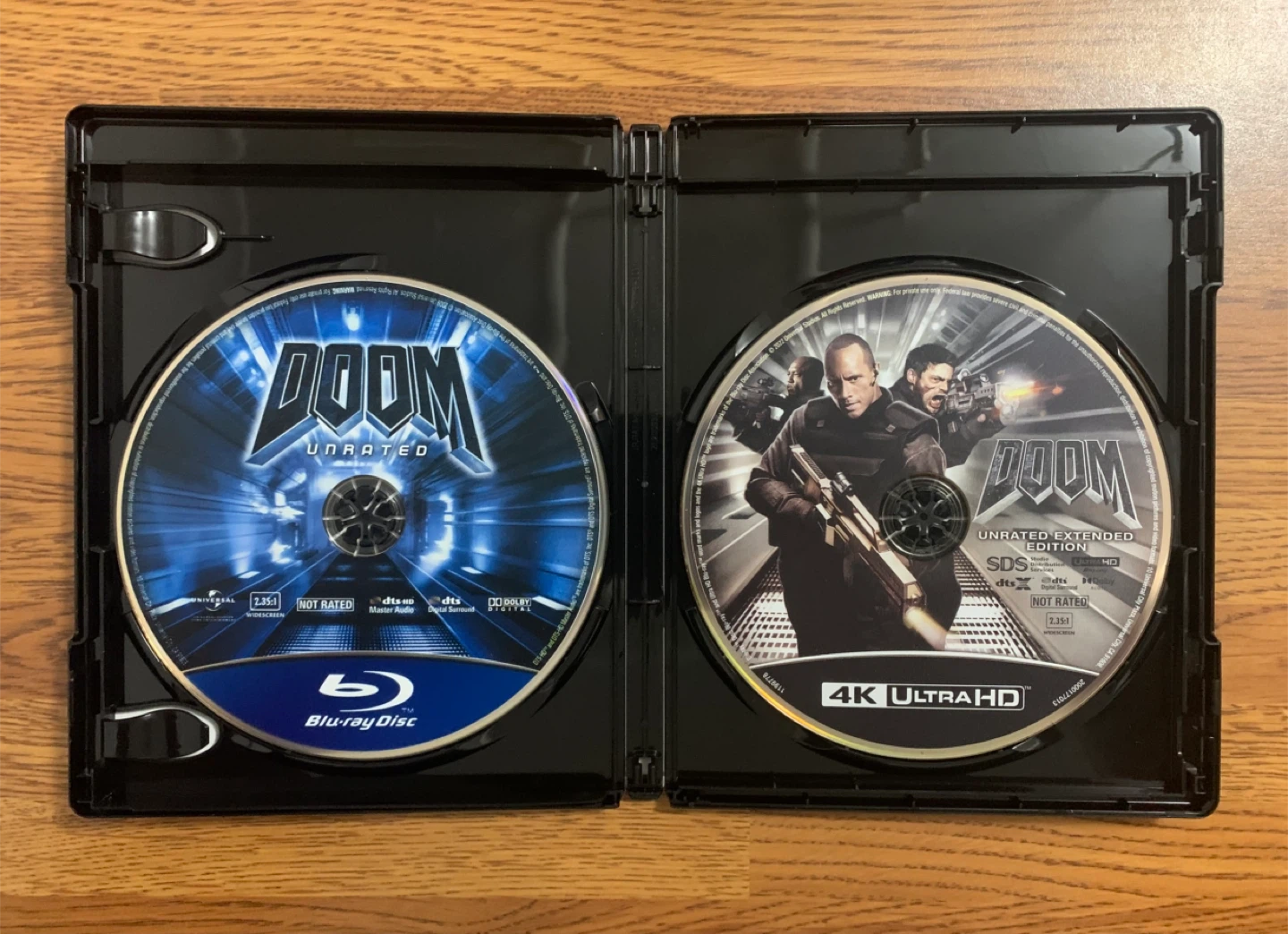 Doom (Unrated Extended Edition) 4K UHD Blu-ray Combo Pack - photo 3