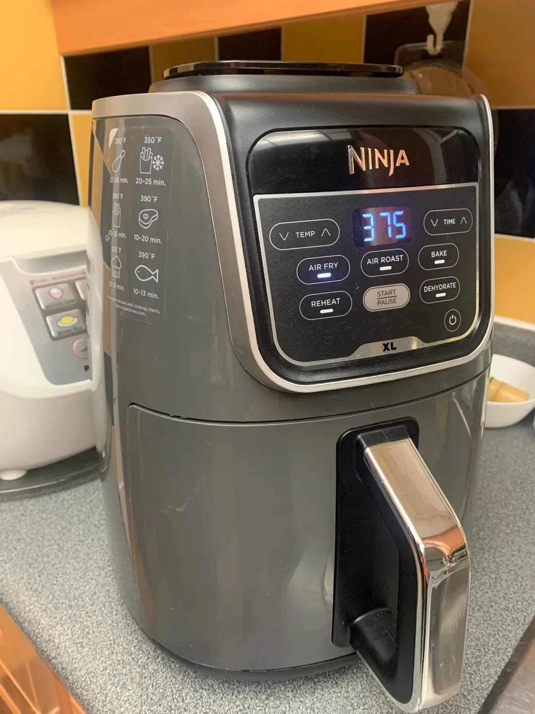 Can deliver .. Ninja Air Fryer XL (5.5 QT / 5.2 L) image indicator(2)