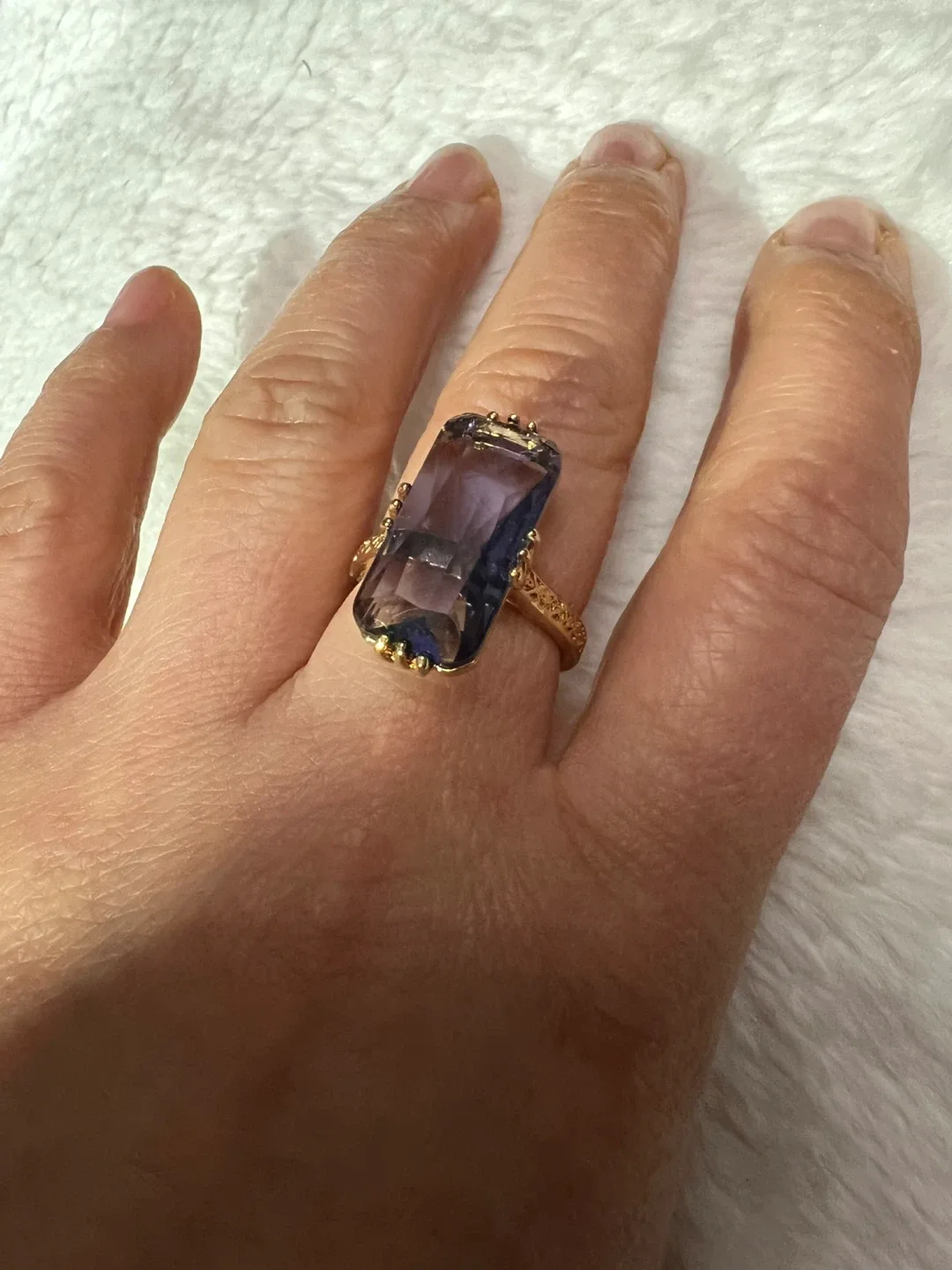 Ring with Rectangular Purple Stone image indicator(6)