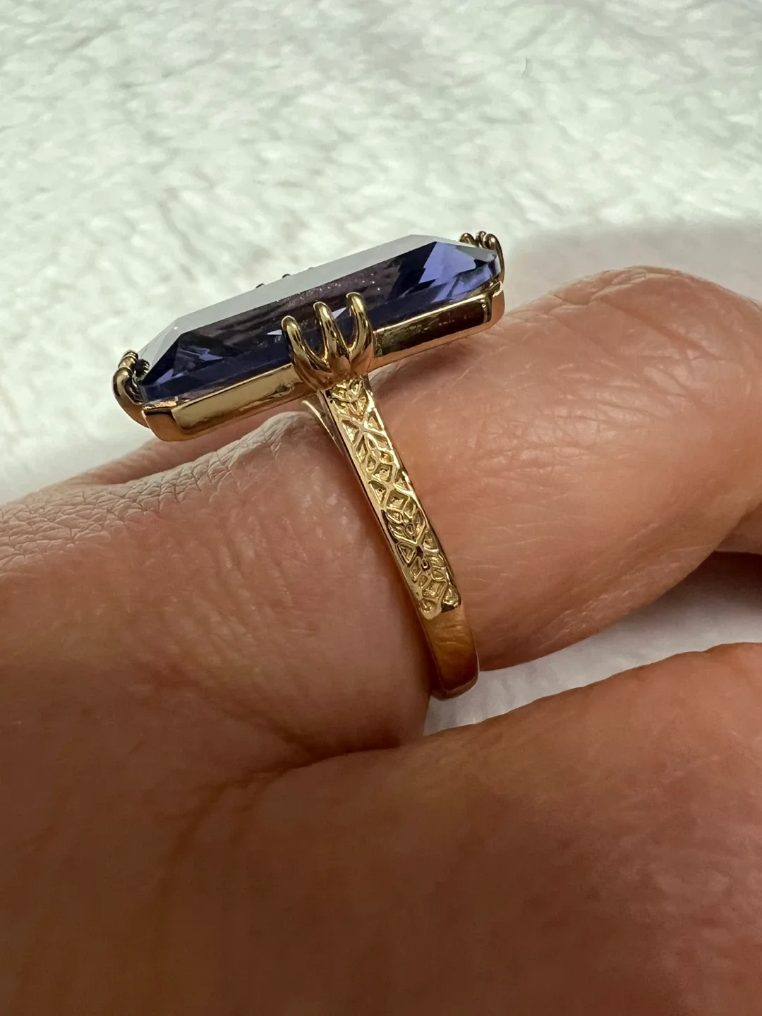 Ring with Rectangular Purple Stone image indicator(4)