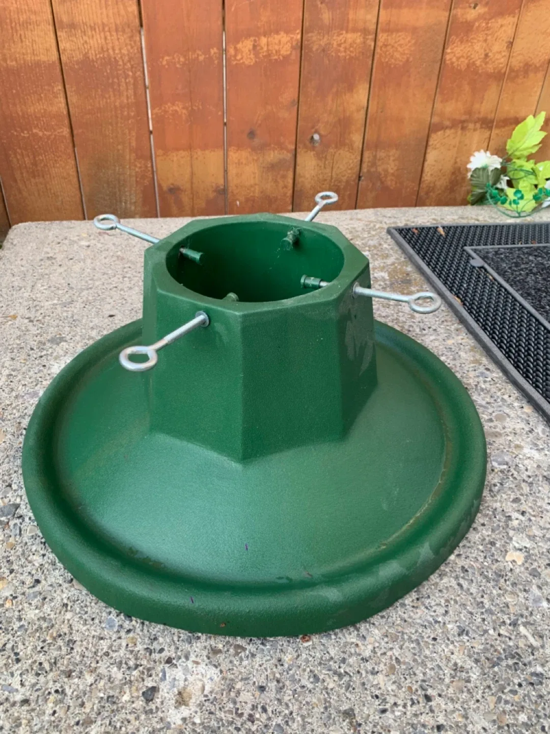 Green Christmas Tree Stand