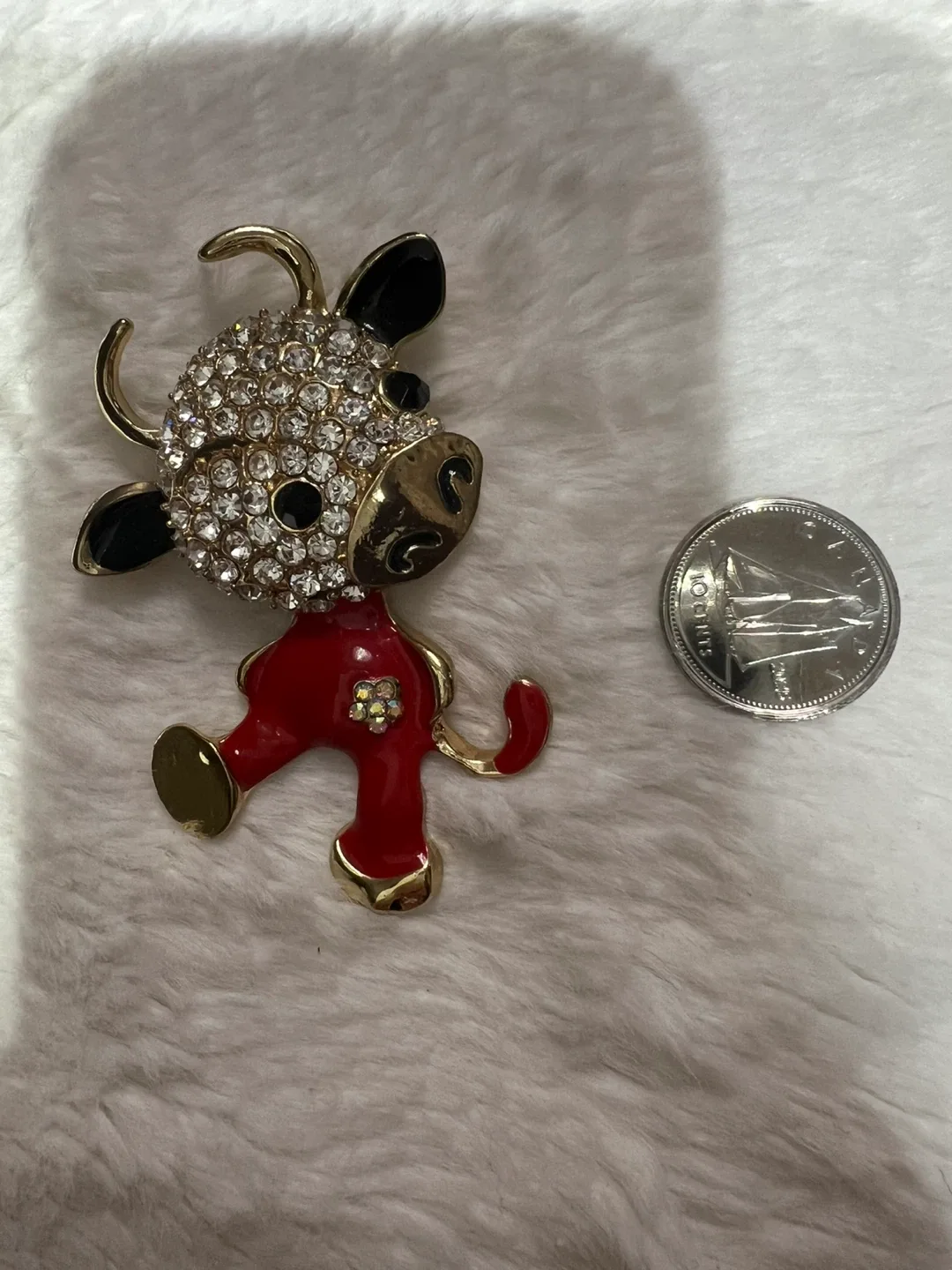 Cow Brooch - Red & Gold thumbnail