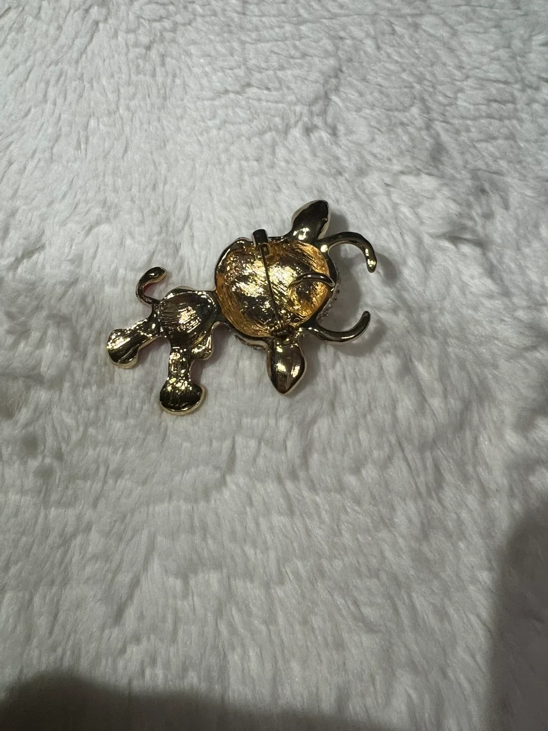 Cow Brooch - Red & Gold image indicator(5)