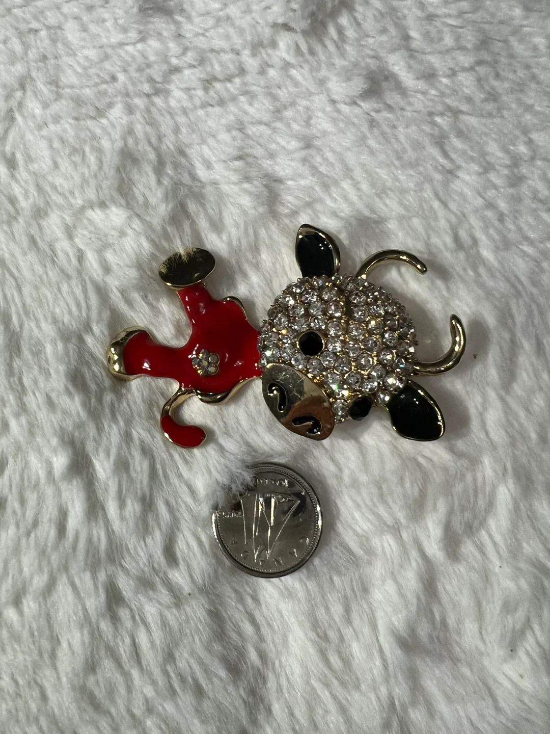 Cow Brooch - Red & Gold image indicator(3)