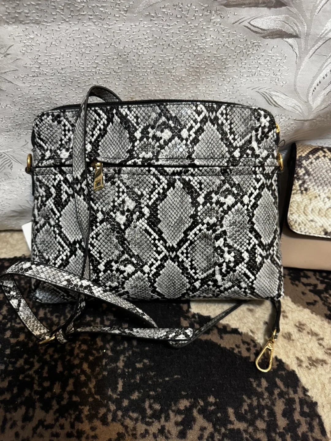 Snakeskin Print Shoulder Bag image indicator(2)