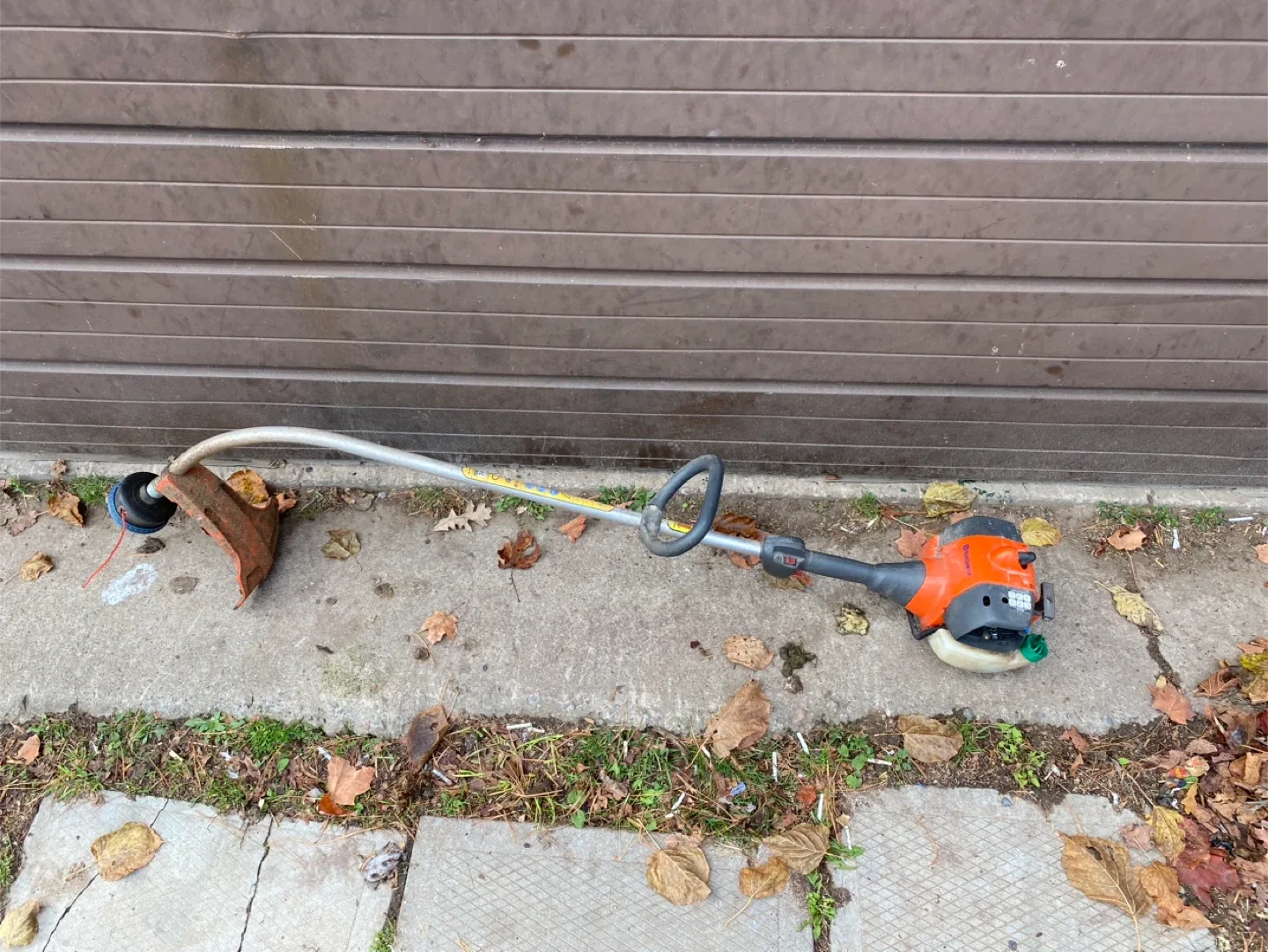 Husqvarna 124C String Trimmer image indicator(4)