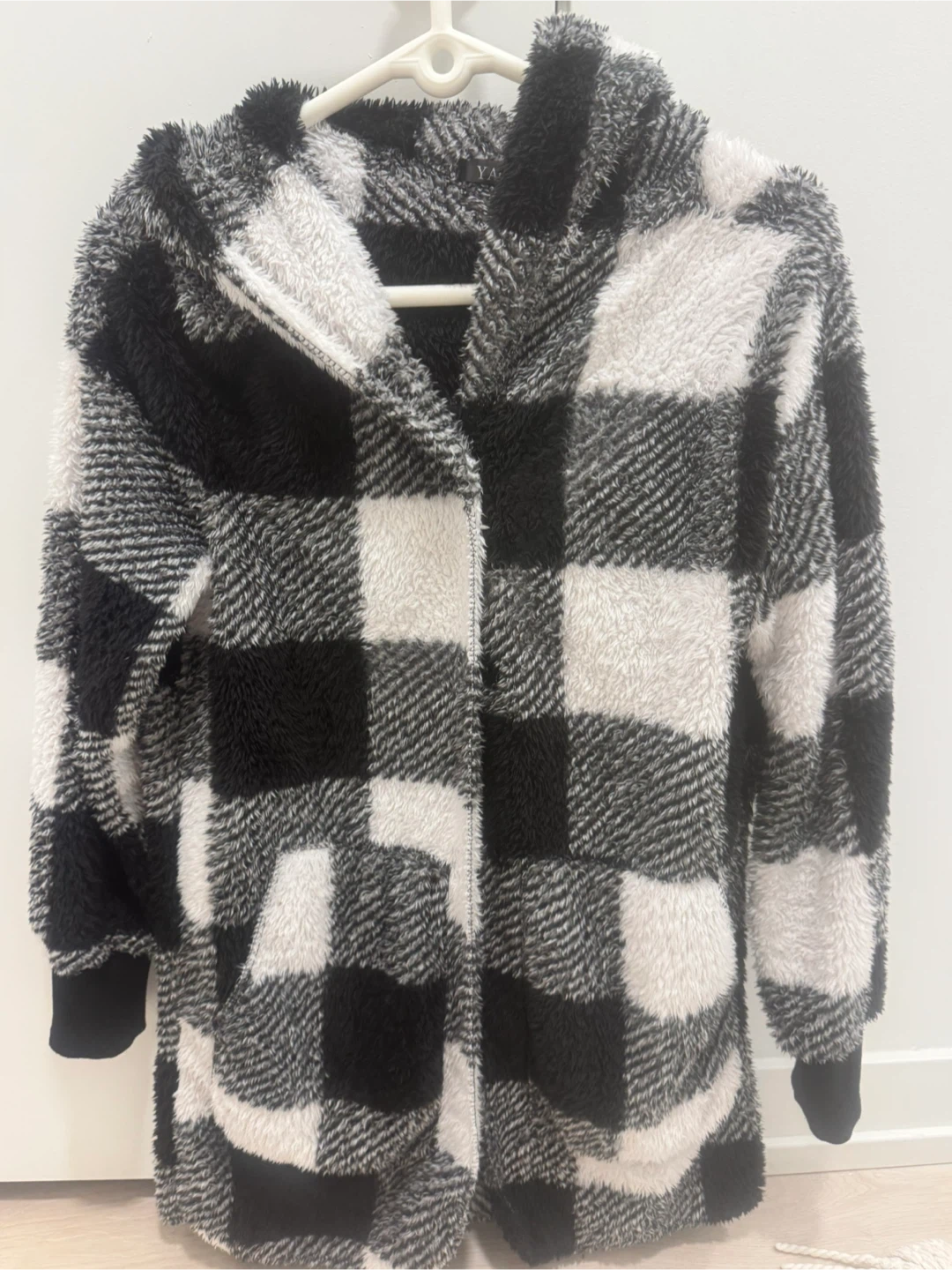 Ladies coats barely worn - photo 2
