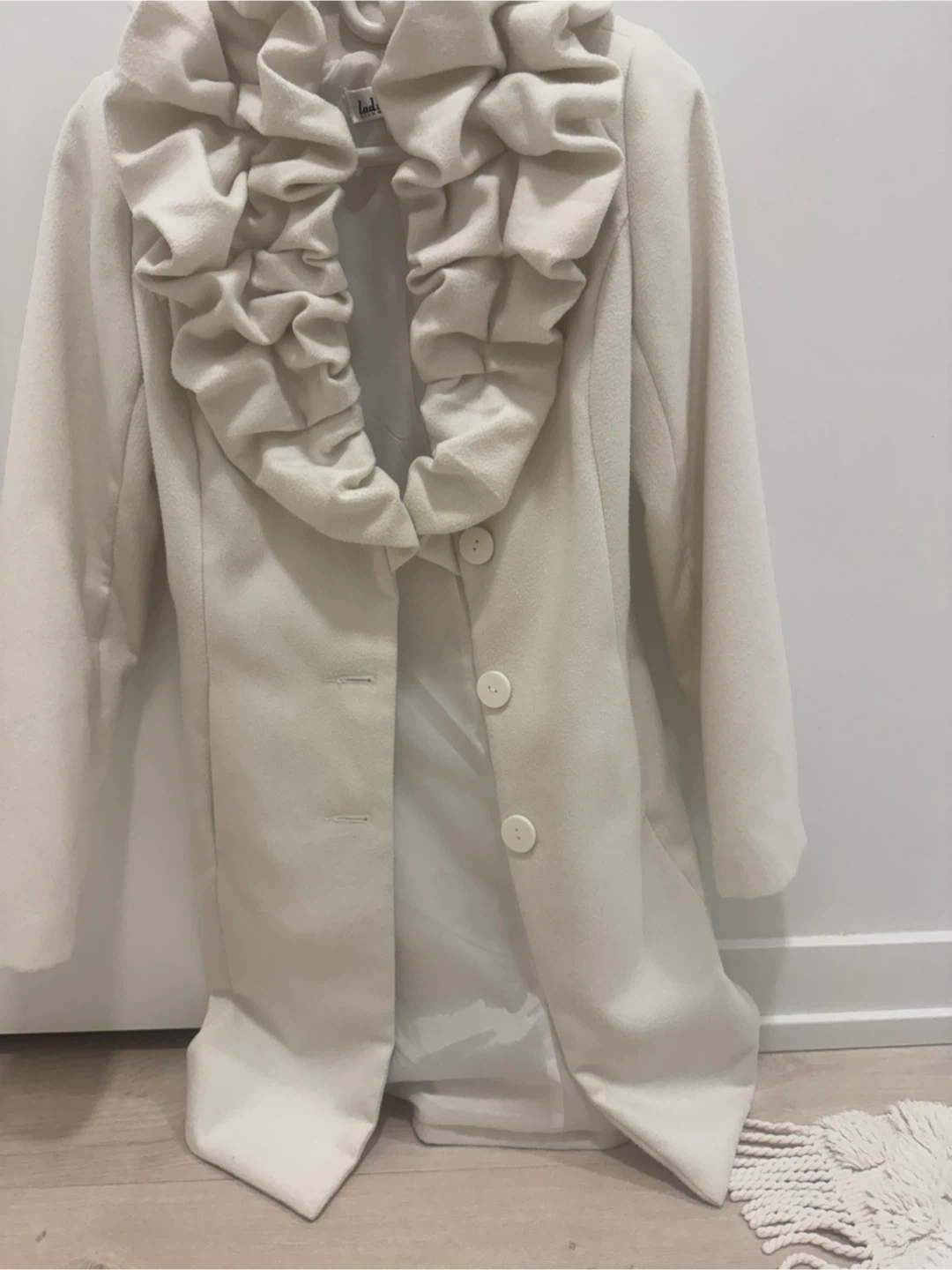 Ladies coats barely worn - photo 5