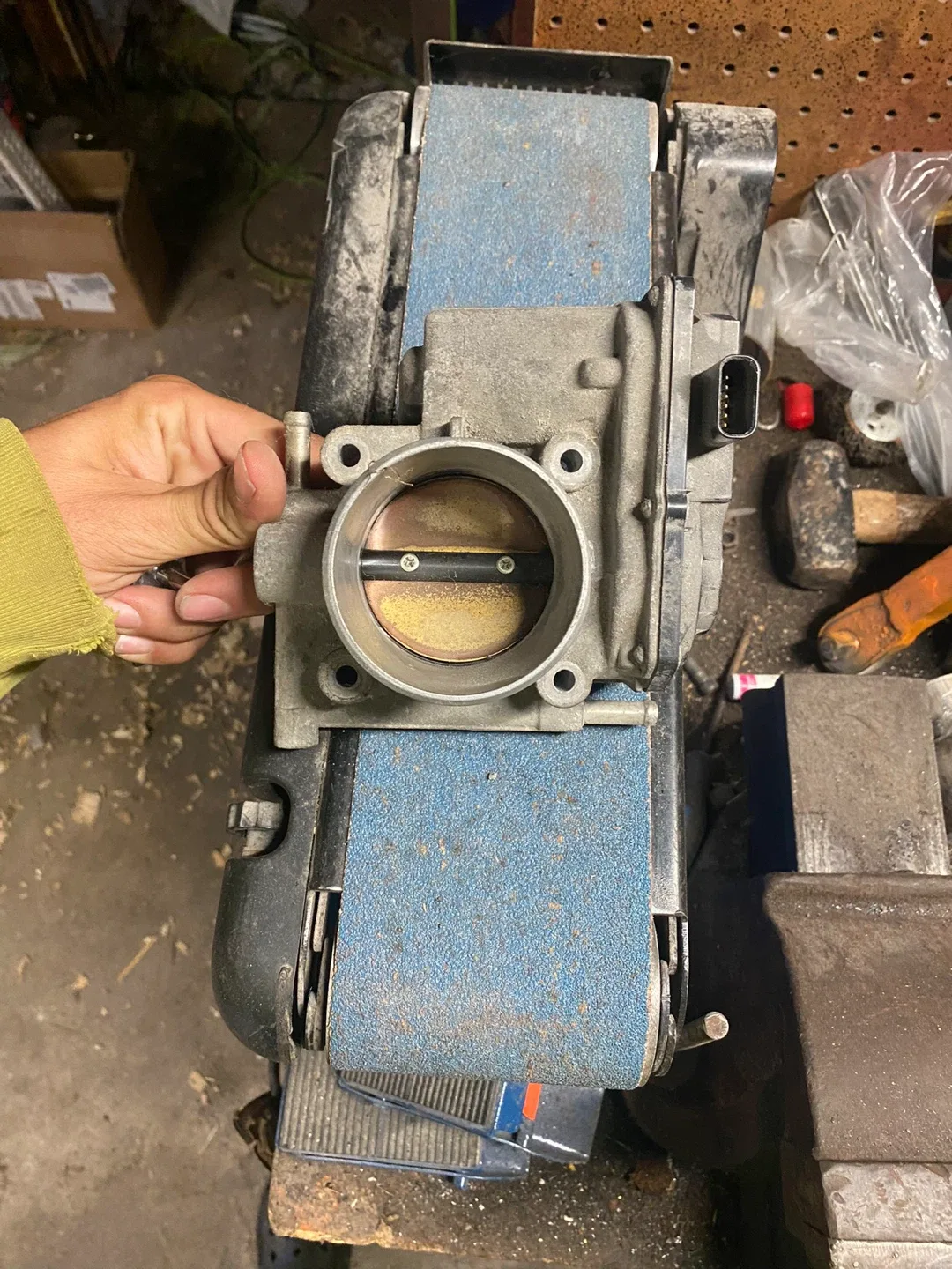 Mazda 3 2.5L ACDelco Alternator & FoMoCo Throttle Body image indicator(2)