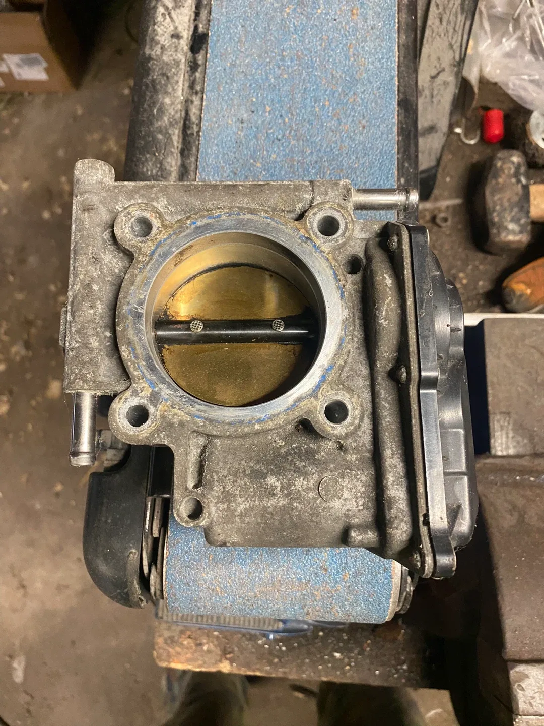 Mazda 3 2.5L ACDelco Alternator & FoMoCo Throttle Body image indicator(3)