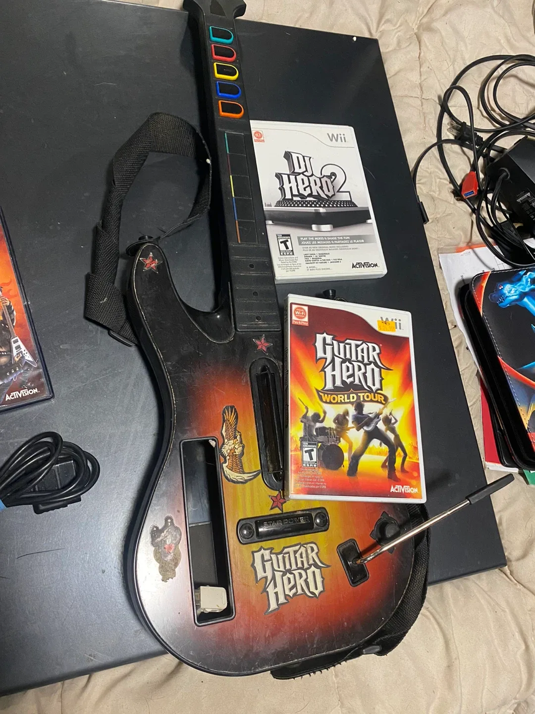 Guitar Hero World Tour Guitar + Games