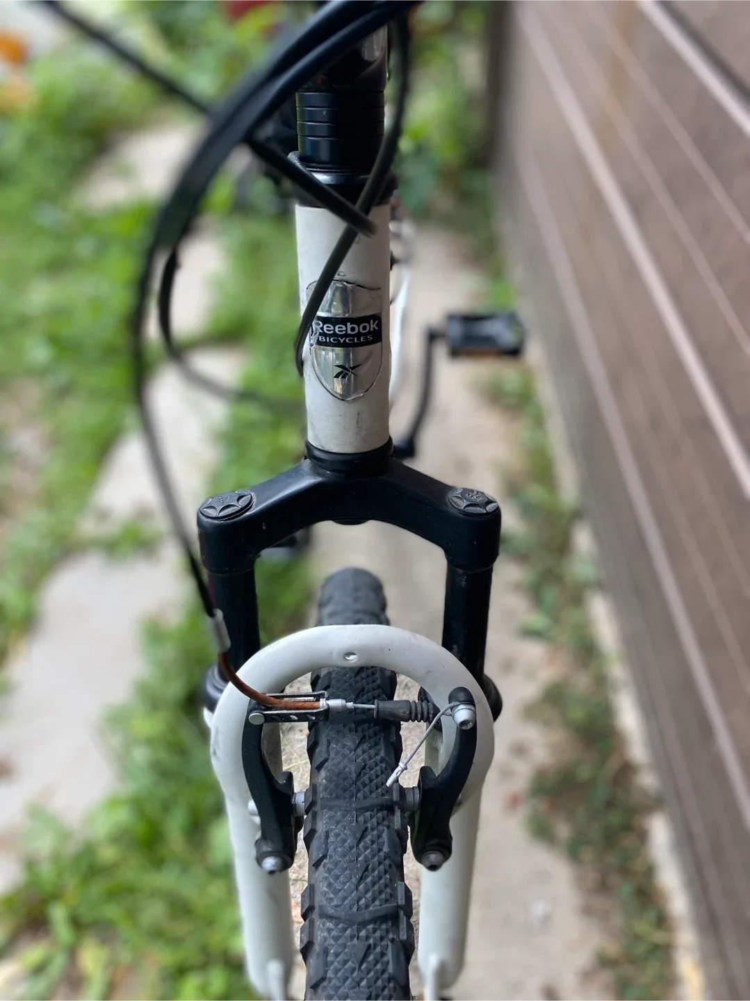 Reebok 24” ALUMINUM 21SPD 13" girl bike image indicator(3)