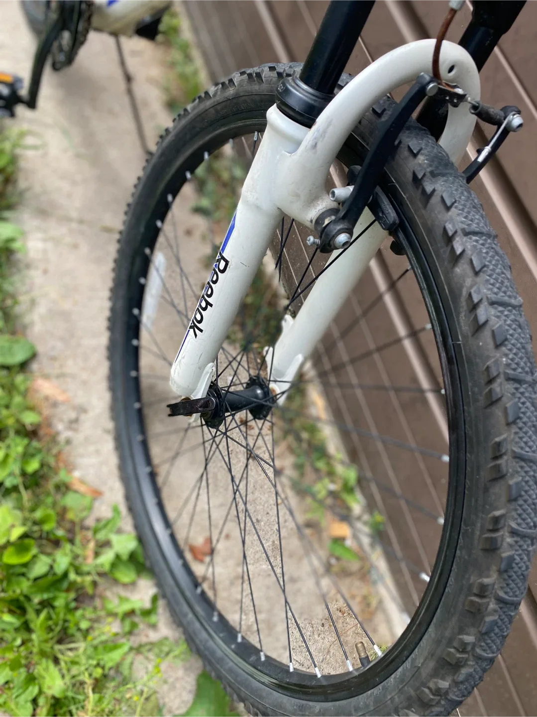 Reebok 24” ALUMINUM 21SPD 13" girl bike image indicator(4)