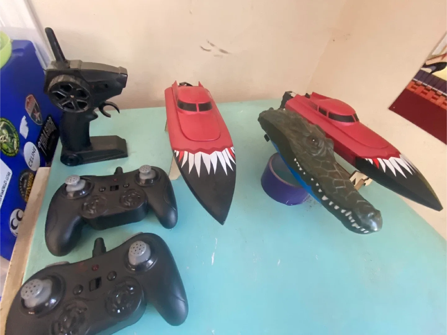 Remote Control Speed Boats & Alligator image indicator(3)