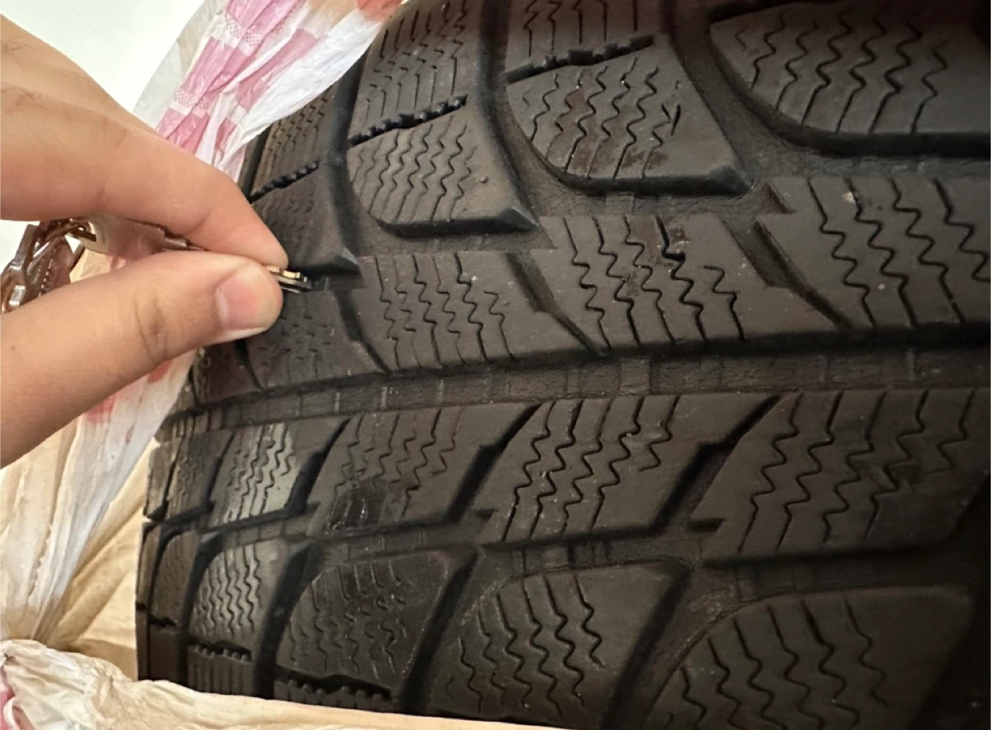 Michelin X-Ice Snow Tires - 225/60R16 - photo 4