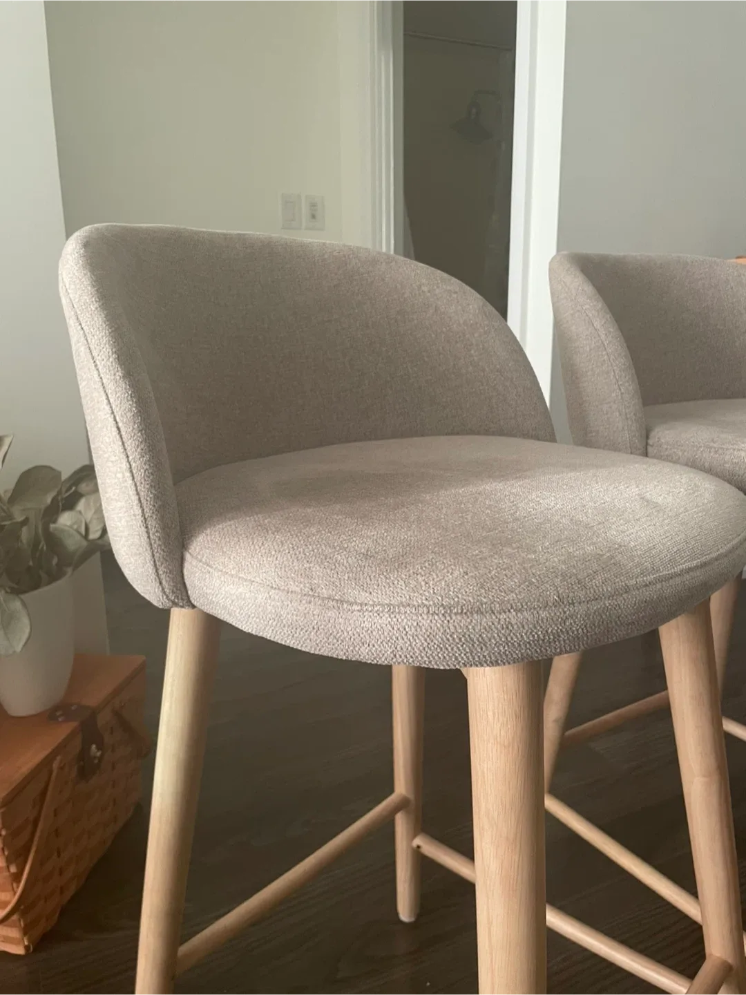 4 bar stools - grey with light wood legs image indicator(2)