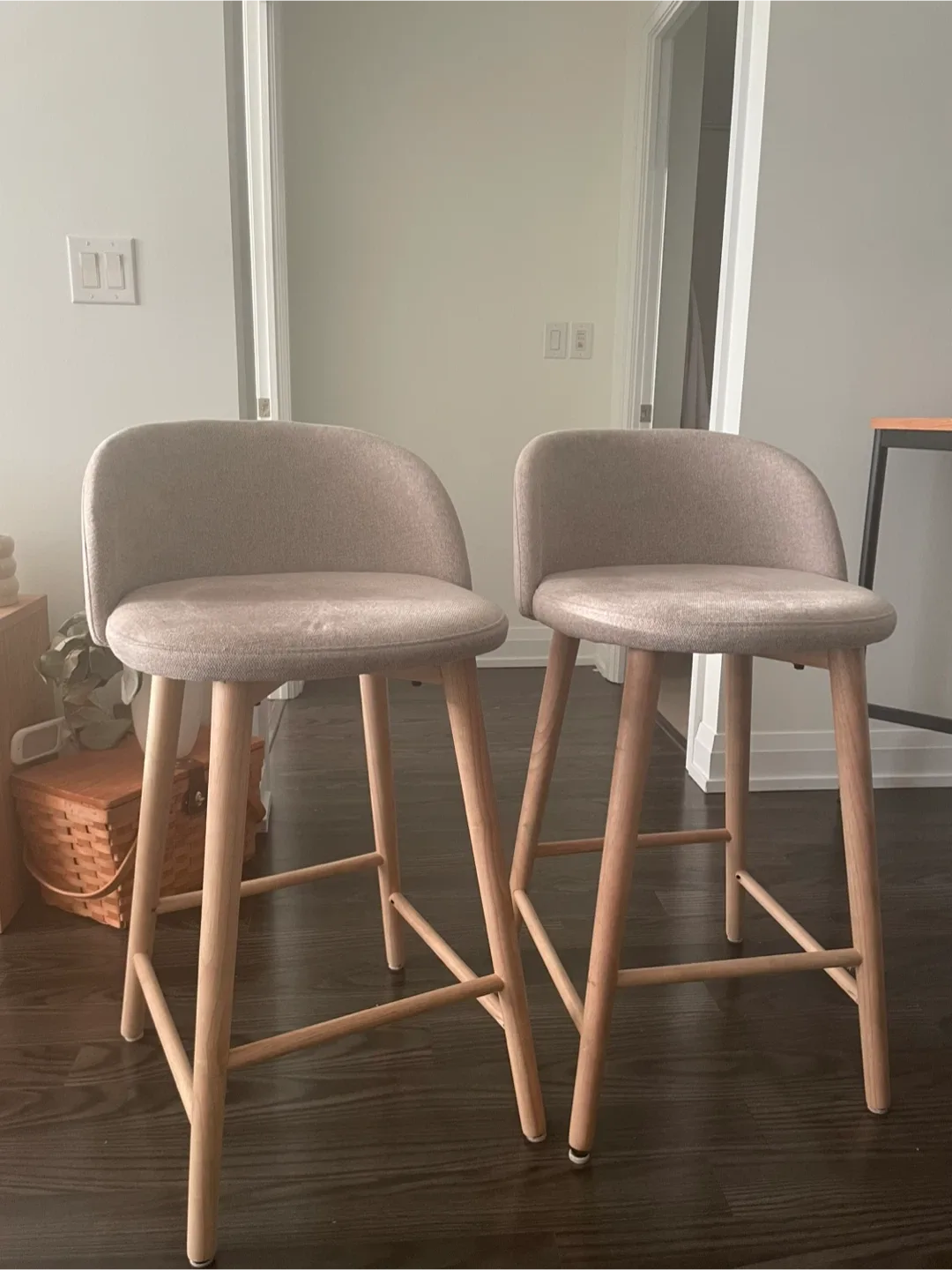 4 bar stools - grey with light wood legs