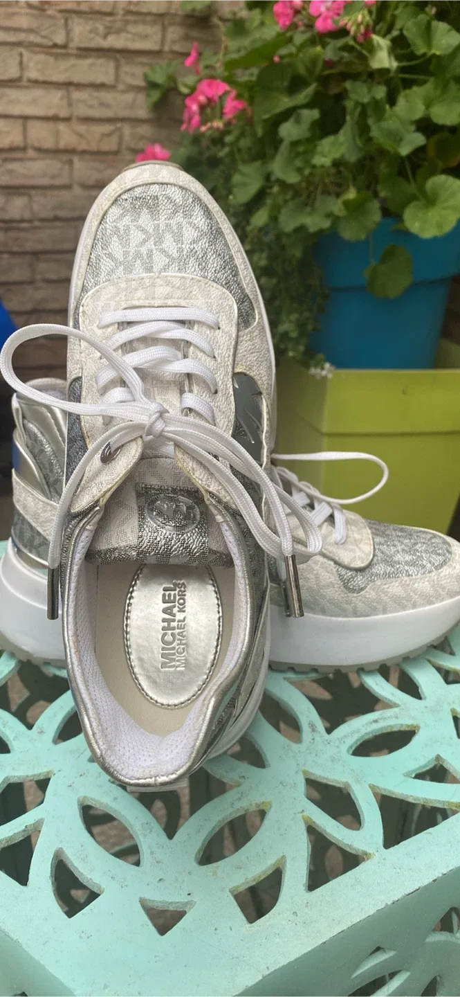 Michael Kors Sneakers image indicator(3)