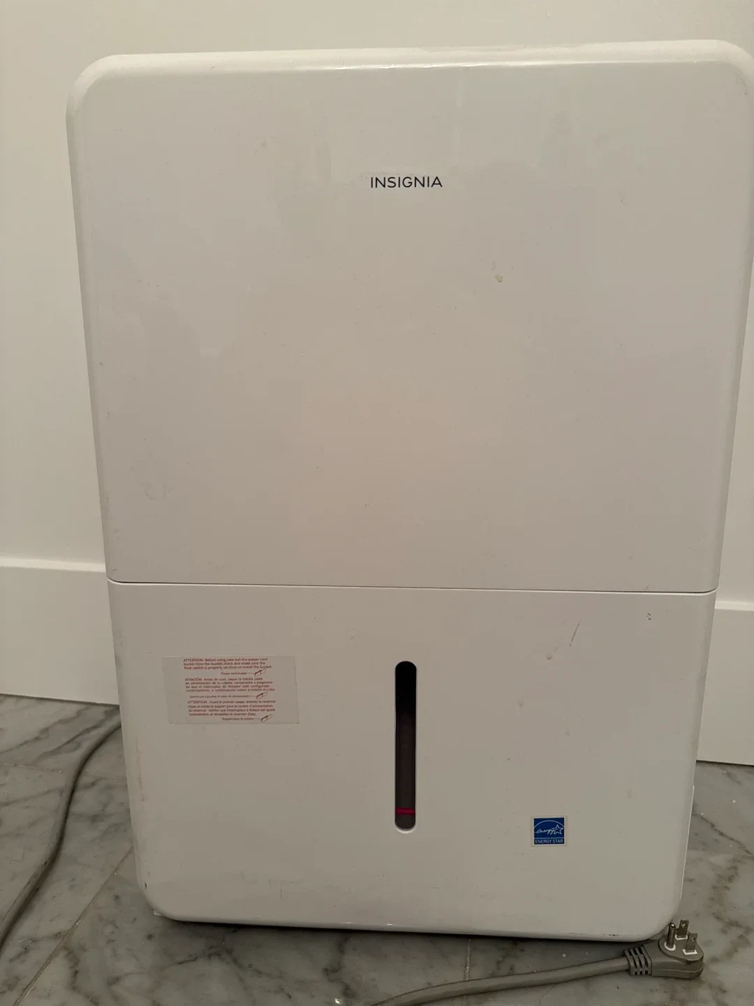 Moving sale: 35 pint White Insignia dehumidifier image indicator(4)