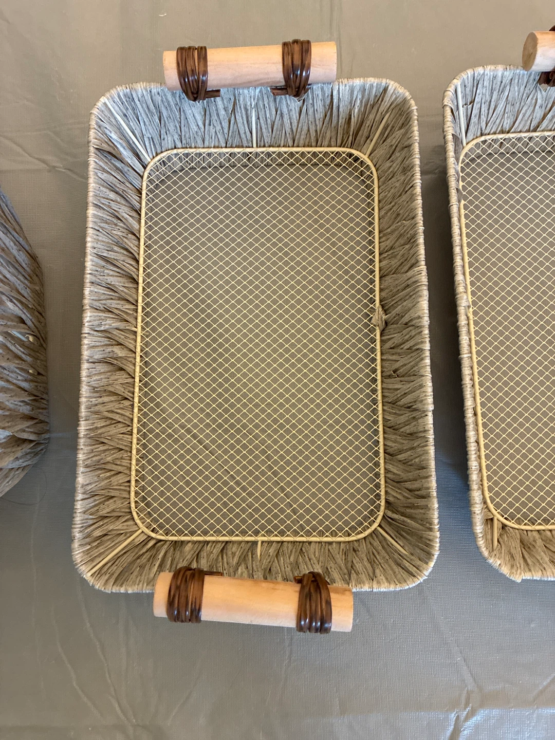 Never used Set of 4 Woven Baskets with Handles - photo 3