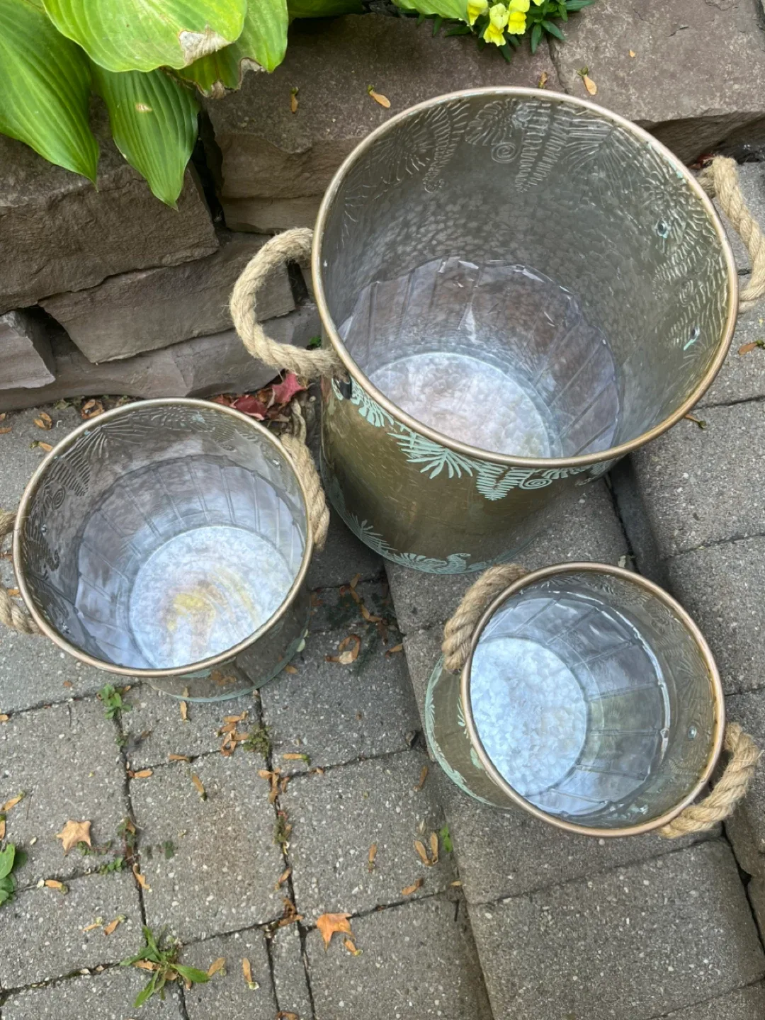 Set of 3 Decorative Metal Planters image indicator(3)