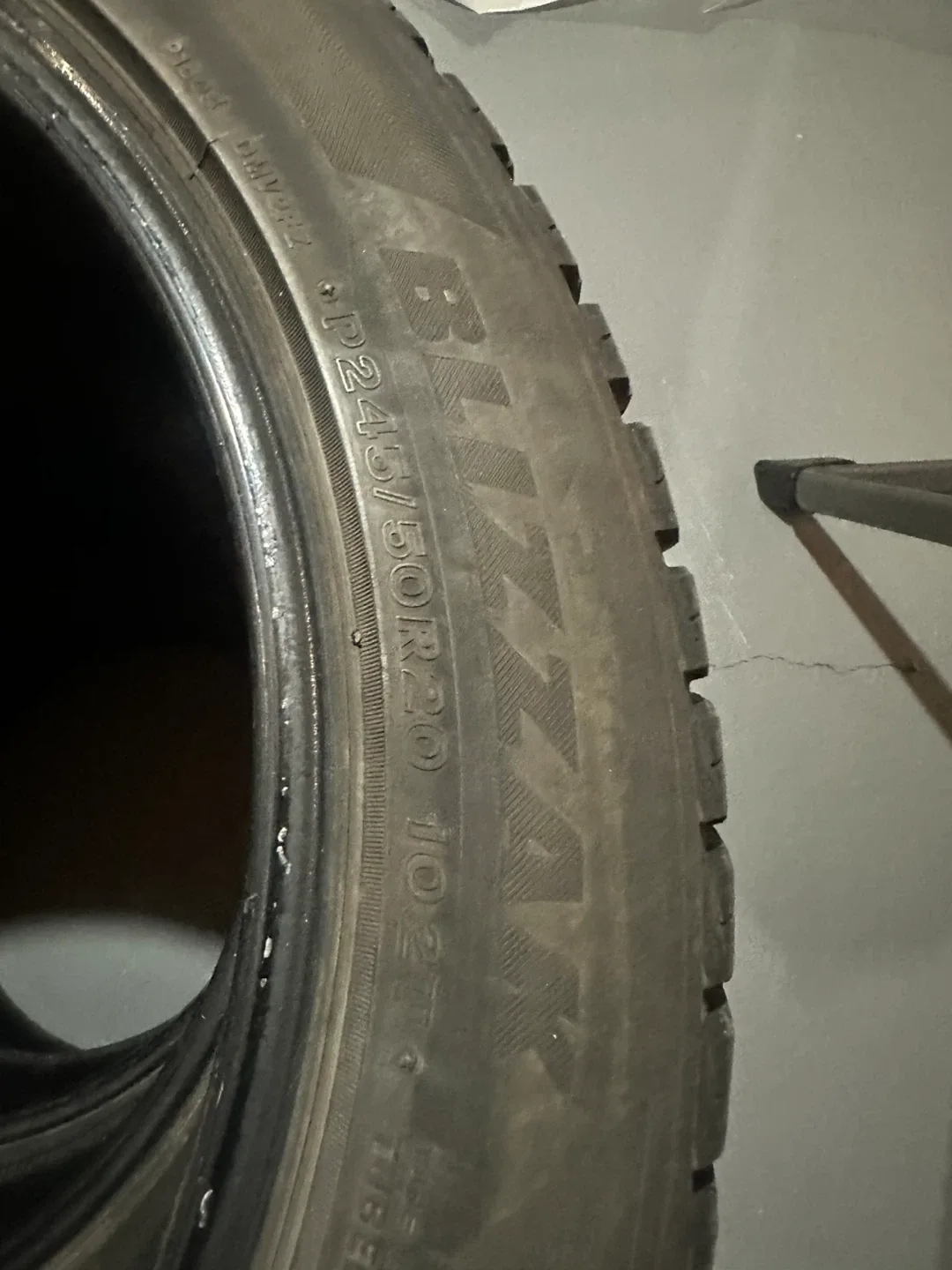 Bridgestone Blizzak P245/50R20 Winter Tires - Set of 4 image indicator(4)