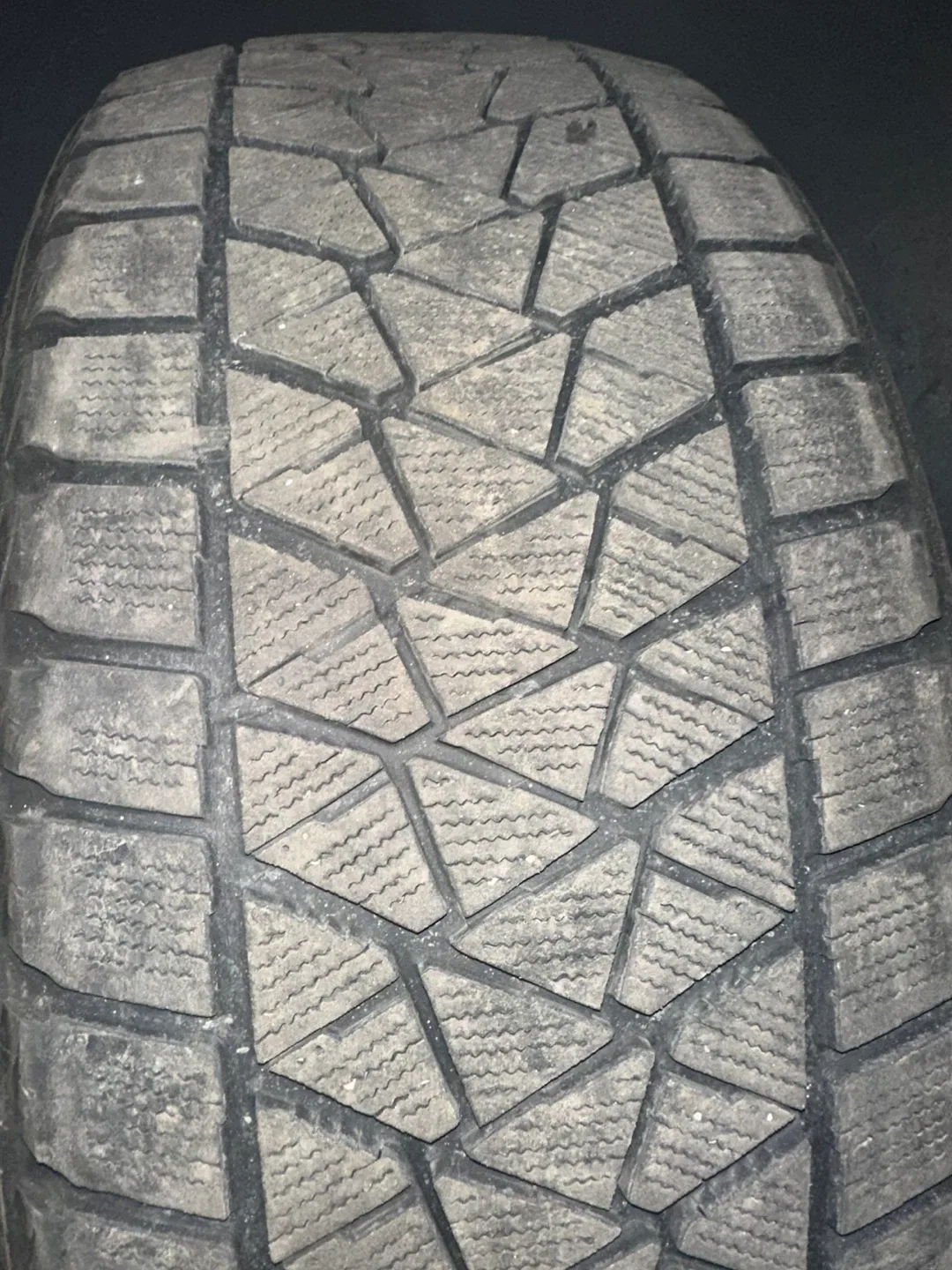 Bridgestone Blizzak P245/50R20 Winter Tires - Set of 4 image indicator(5)