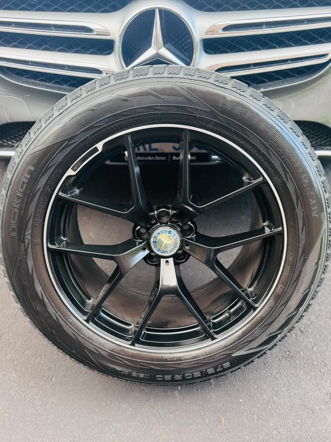 ❄️ NOKIAN Winter Tire & Rim Set – Ready for the Season ❄️ image indicator(8)