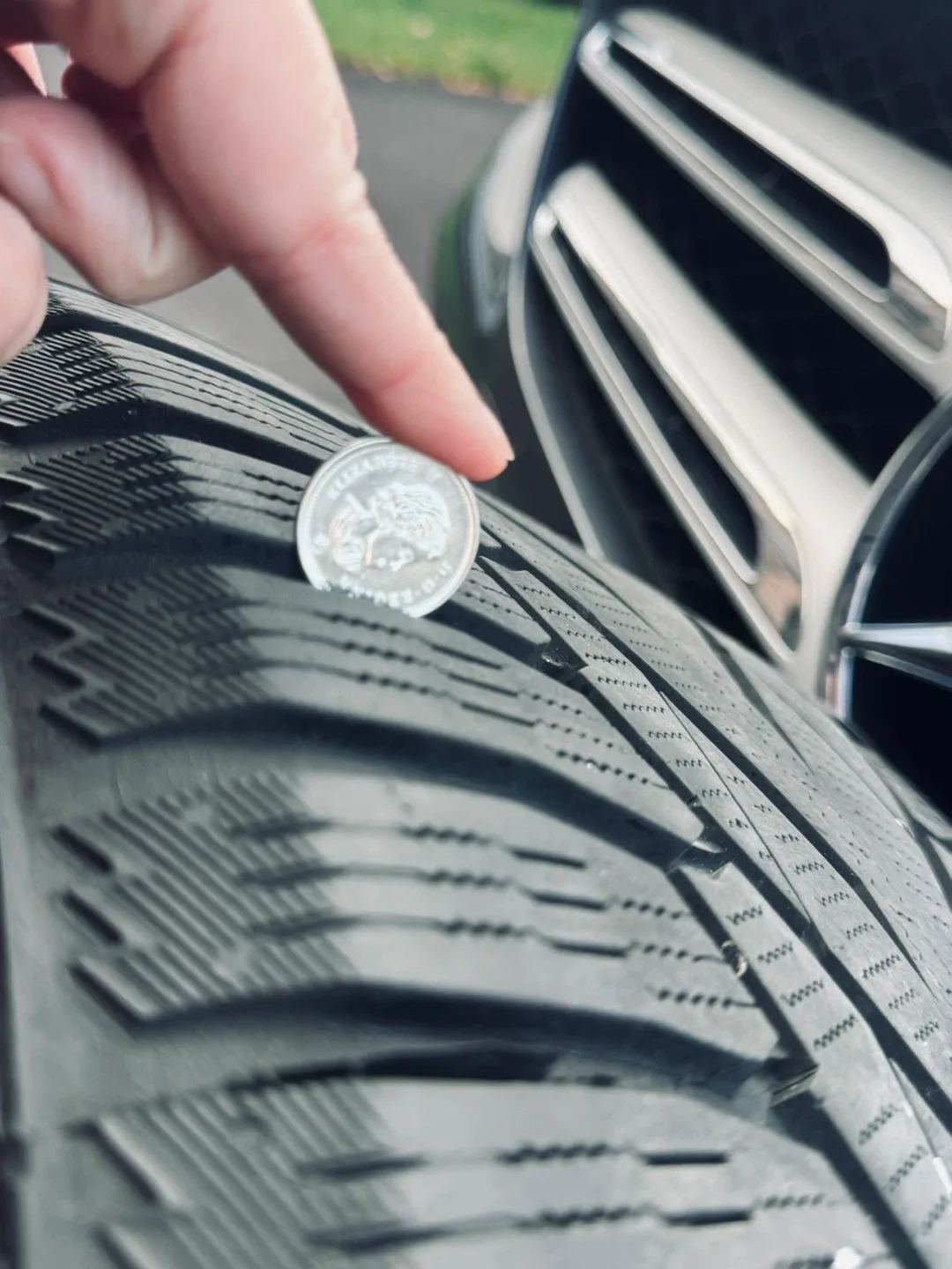 ❄️ NOKIAN Winter Tire & Rim Set – Ready for the Season ❄️ image indicator(10)